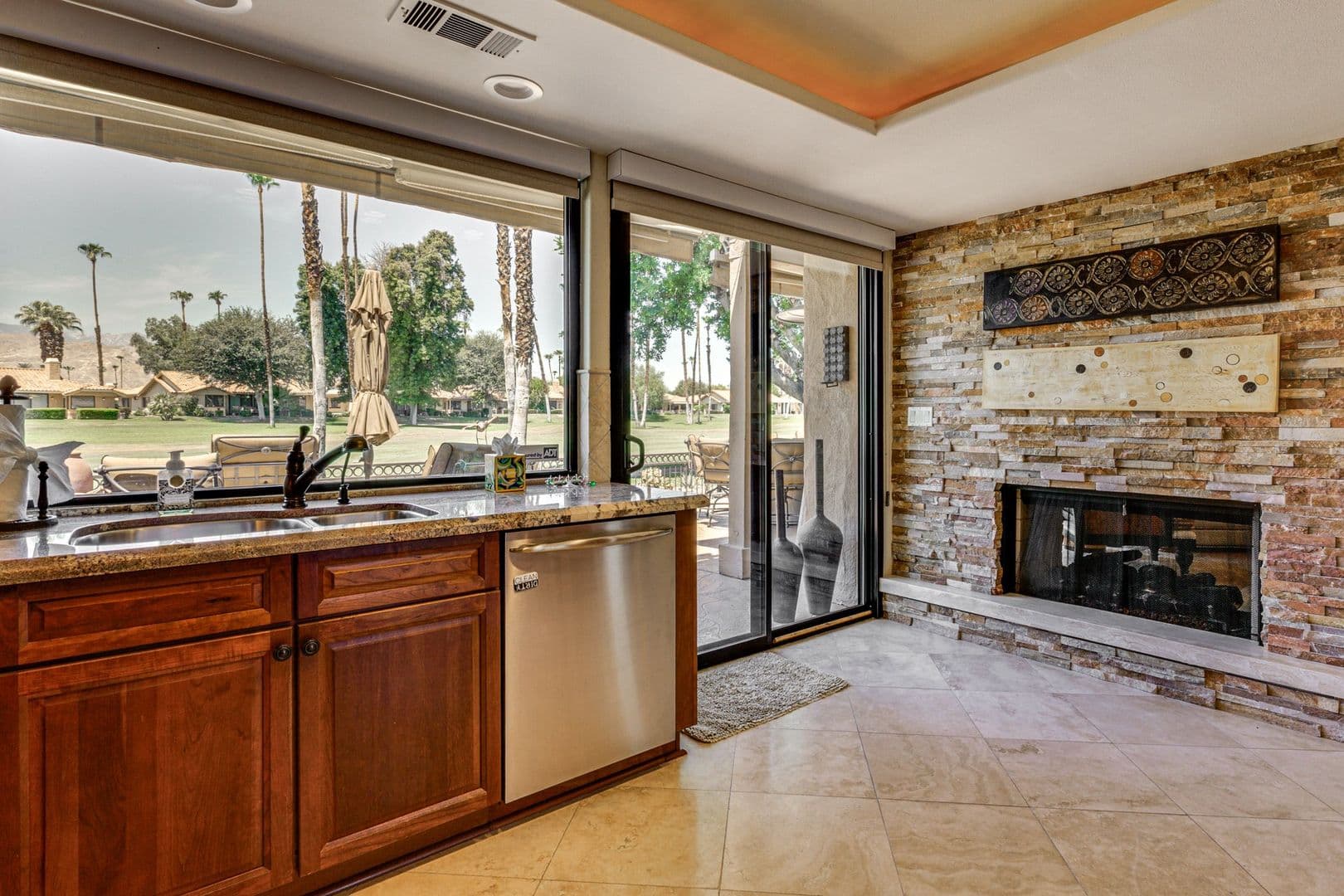 Palm Desert House: 389 Gran Via