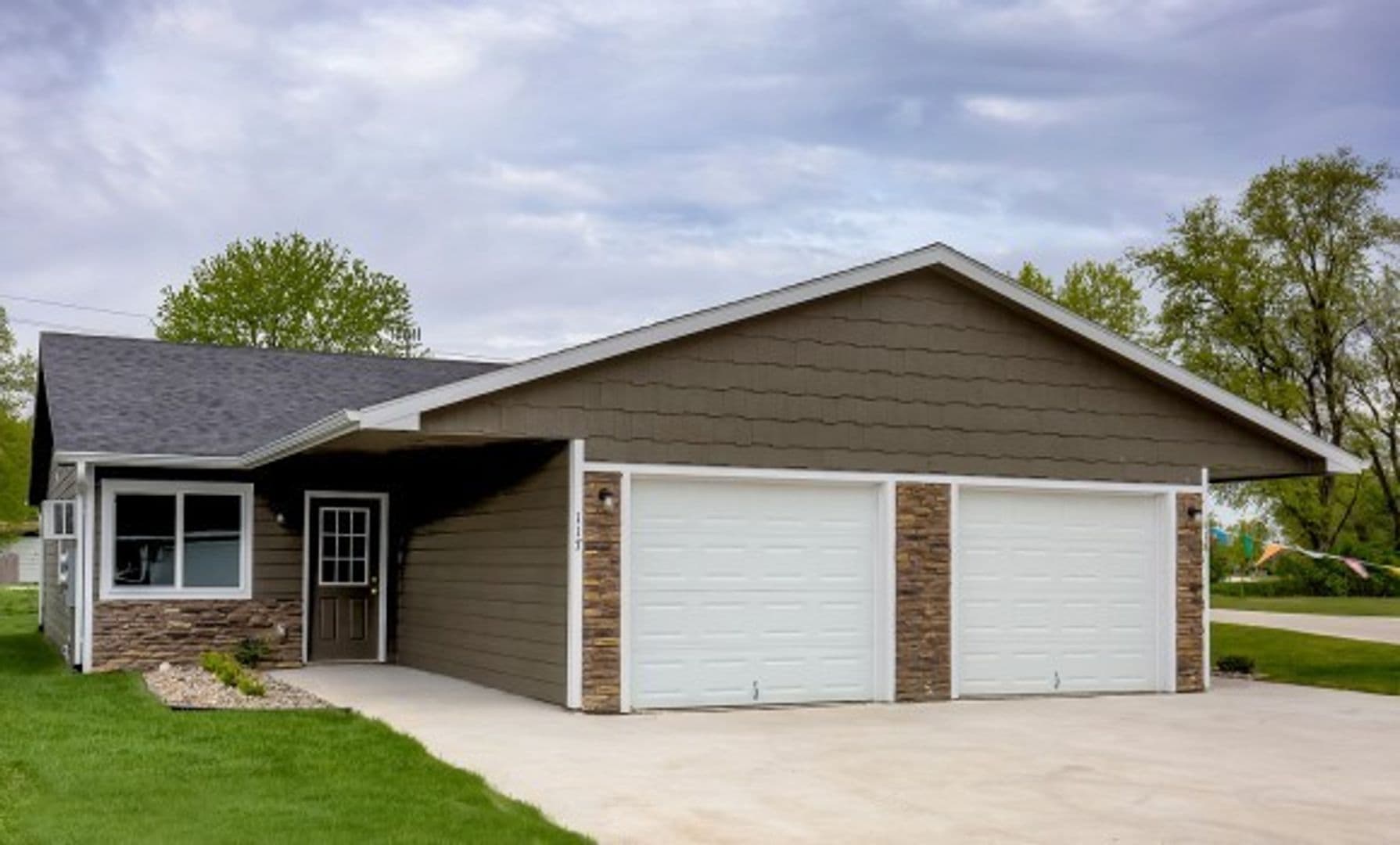 Marshalltown Apartment: 2603 S 2nd Ave #12