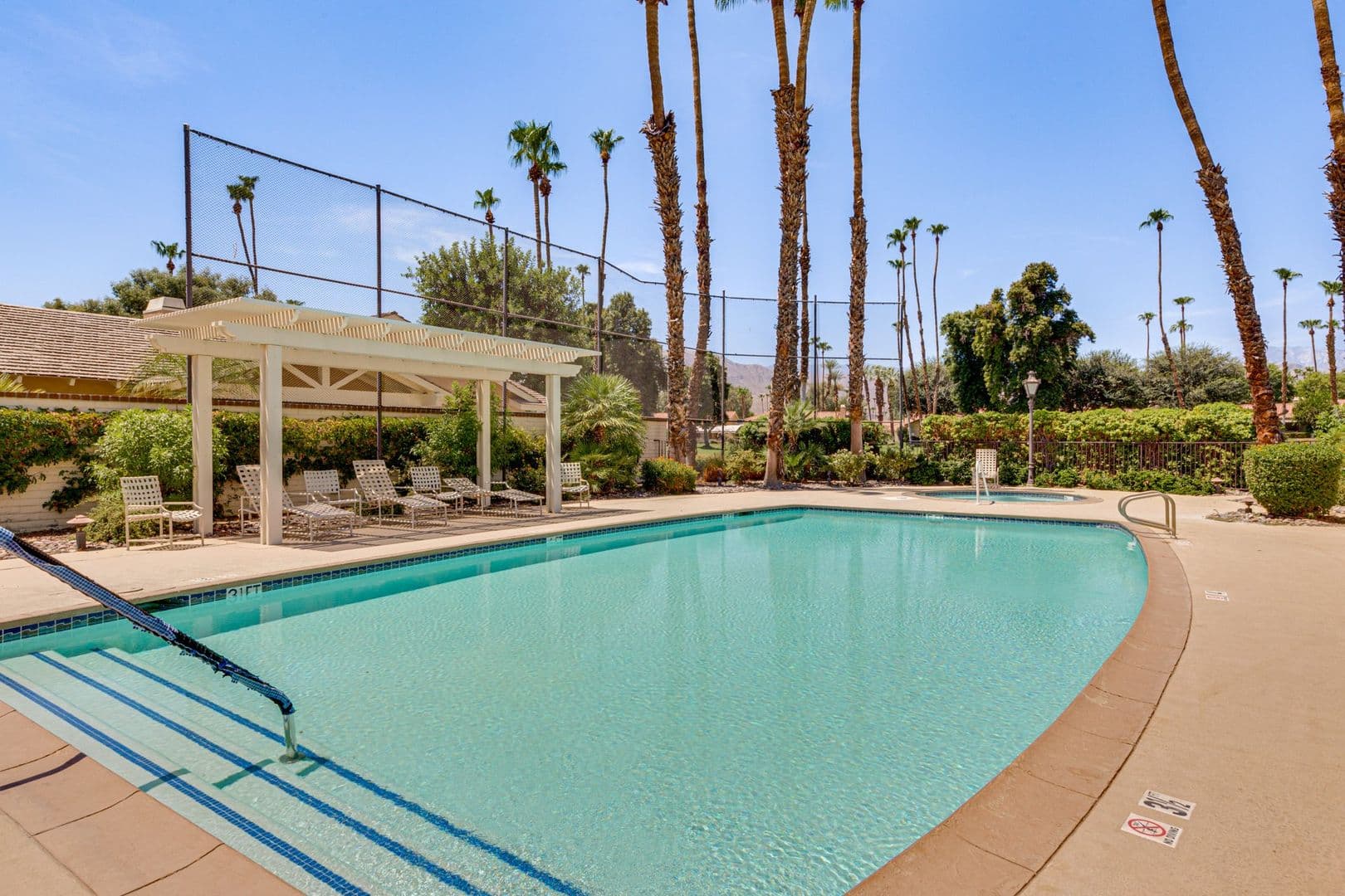 Palm Desert House: 389 Gran Via