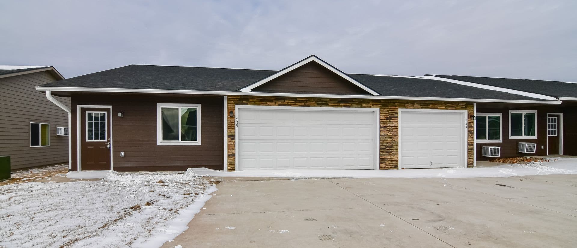 Boone Townhome: 680 S Marion St.