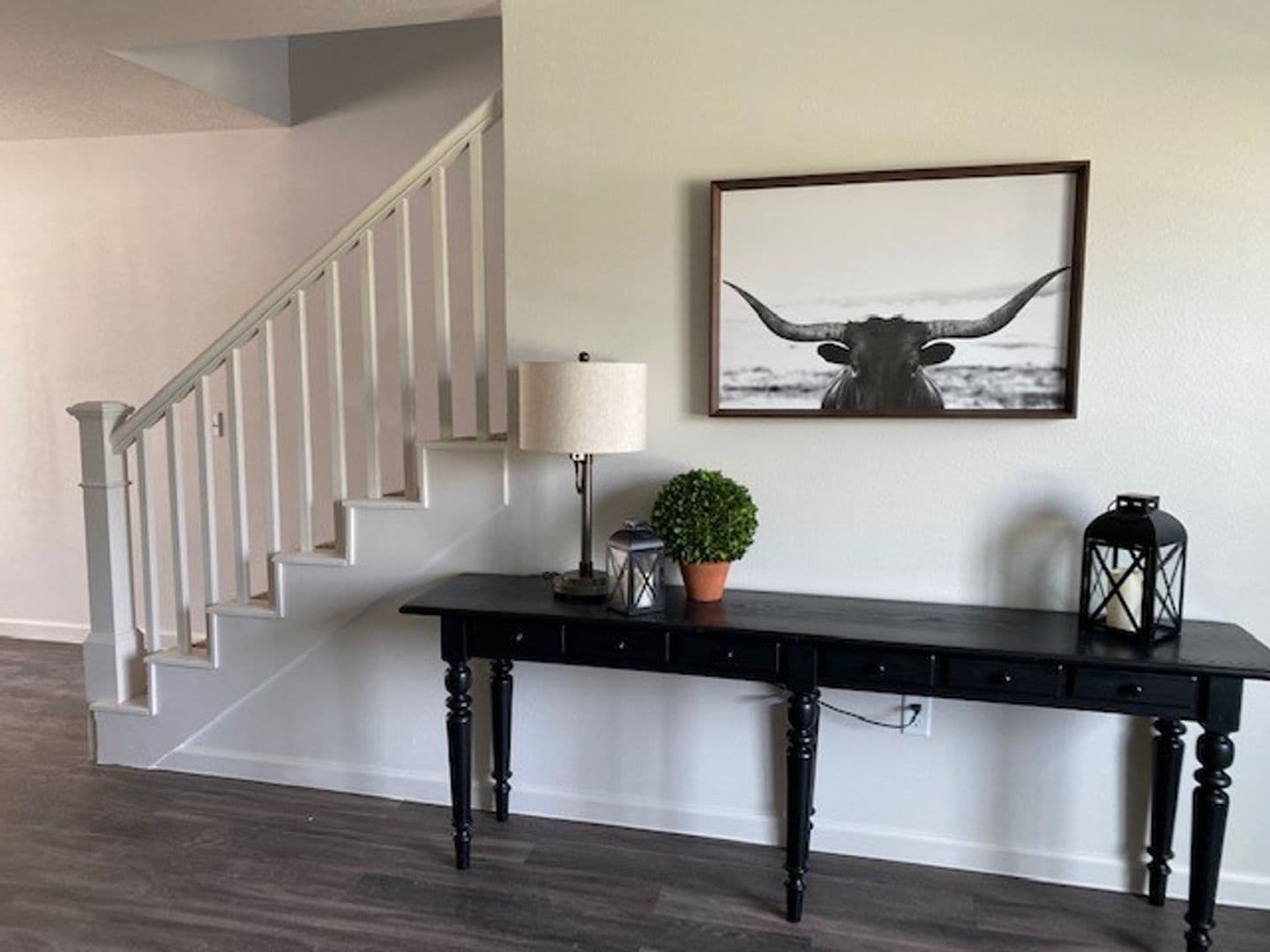 Pella Apartment: 1191 West 16th Street