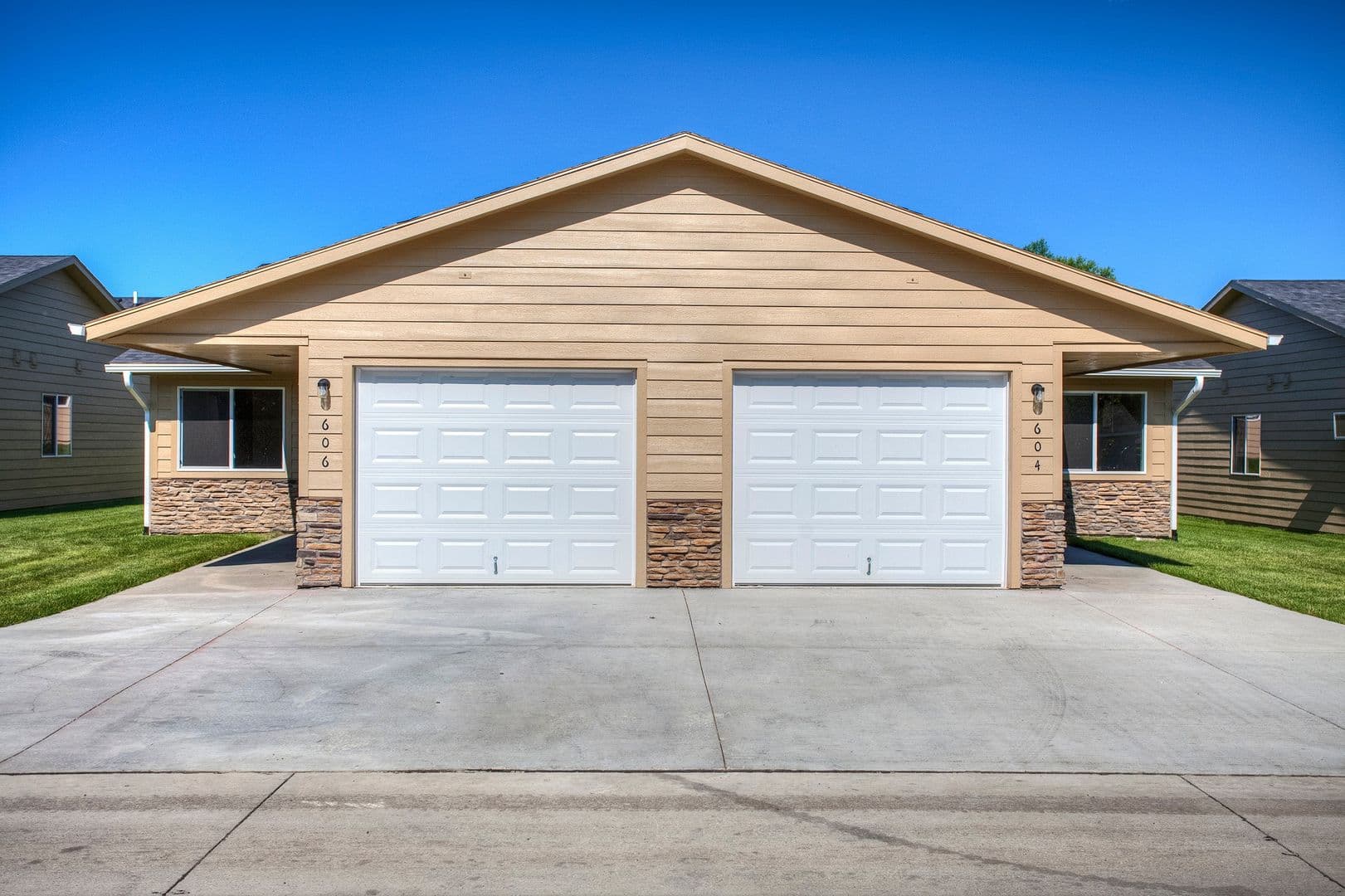 Madrid Townhome: 636 Maverick Lane