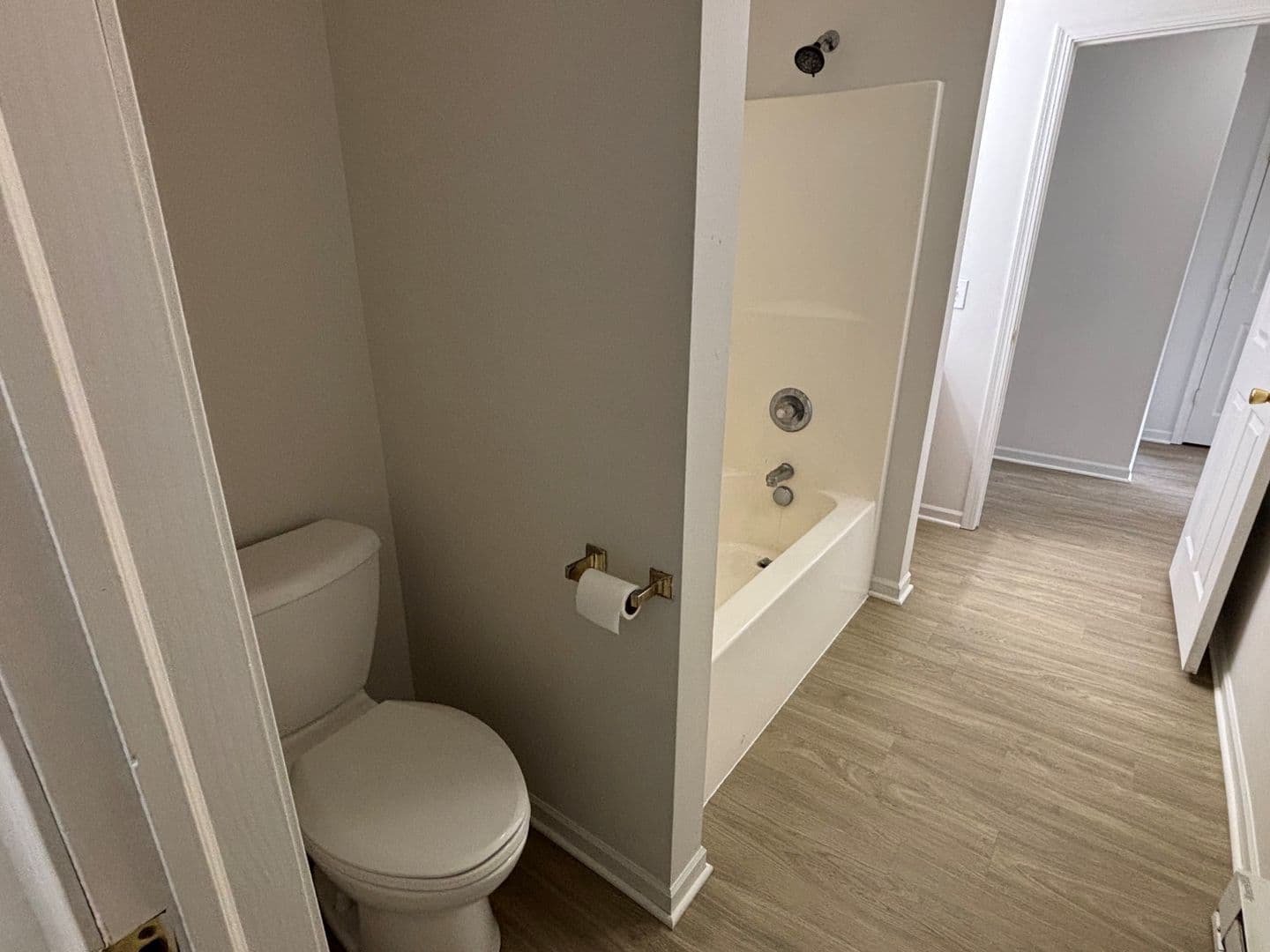 Prairie City Apartment: 107 W Steenhoek St