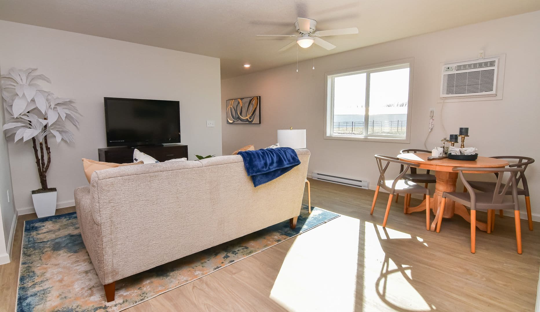 Cherokee Townhome: 900 Rock Island Ave