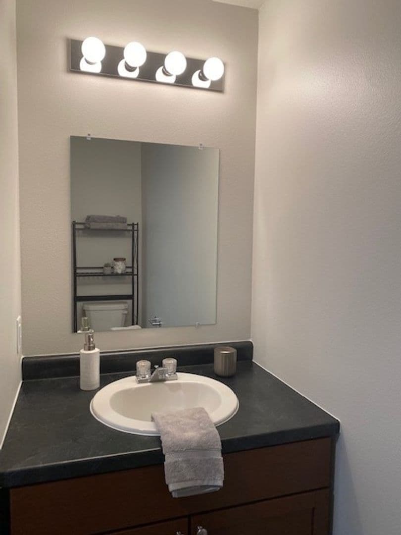 Pella Apartment: 1191 West 16th Street