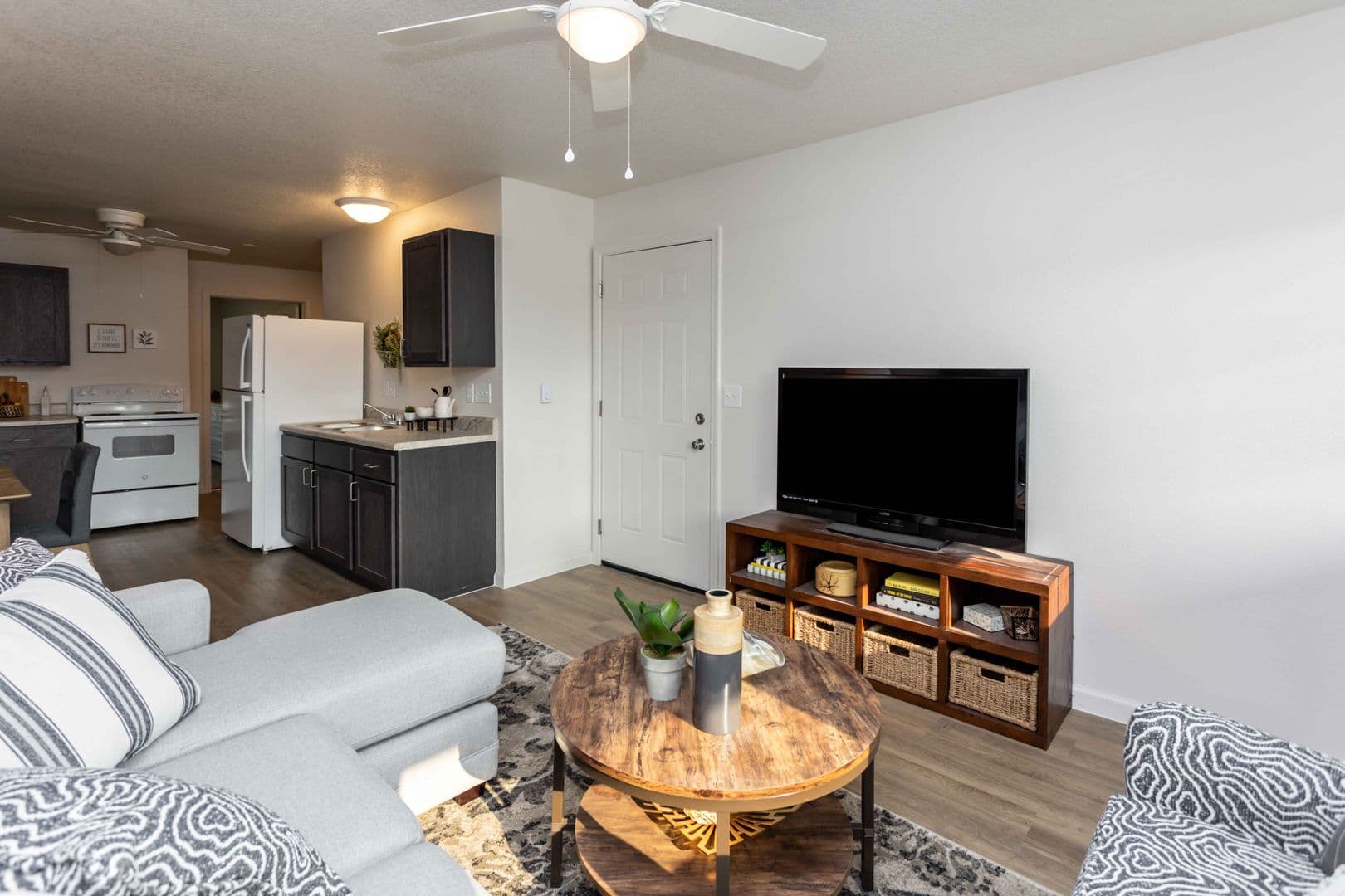 Pleasant Hill Apartment: 5790 Vision Drive