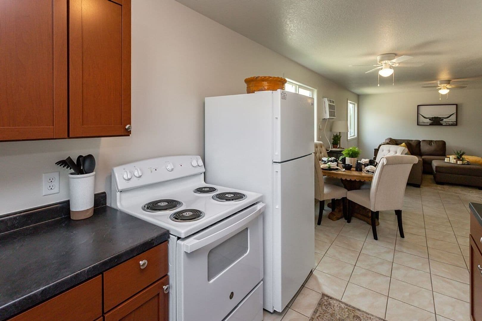Des Moines Apartment: 4251 Grandview Ave