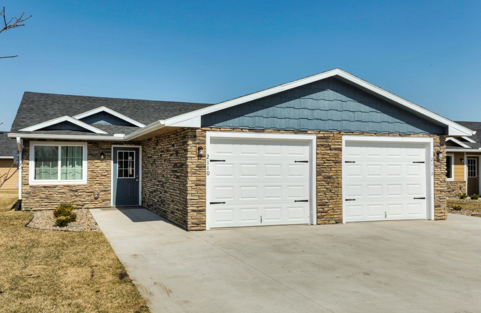Des Moines Townhome: 7438 Meadow Lands Drive