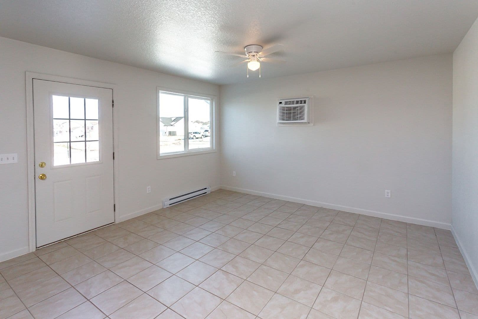 Marshalltown Apartment: 2603 S 2nd Ave #12