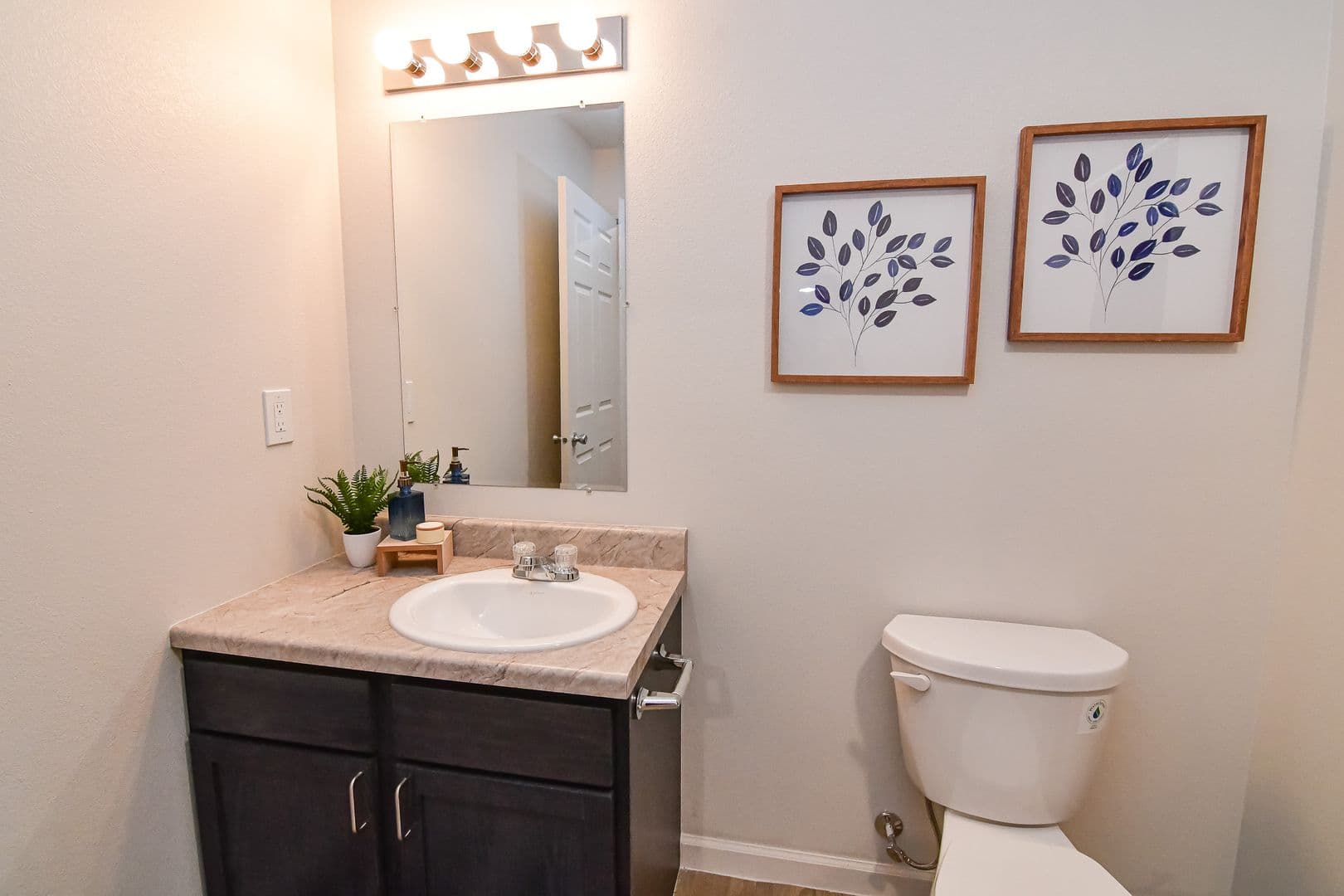 Cherokee Townhome: 900 Rock Island Ave