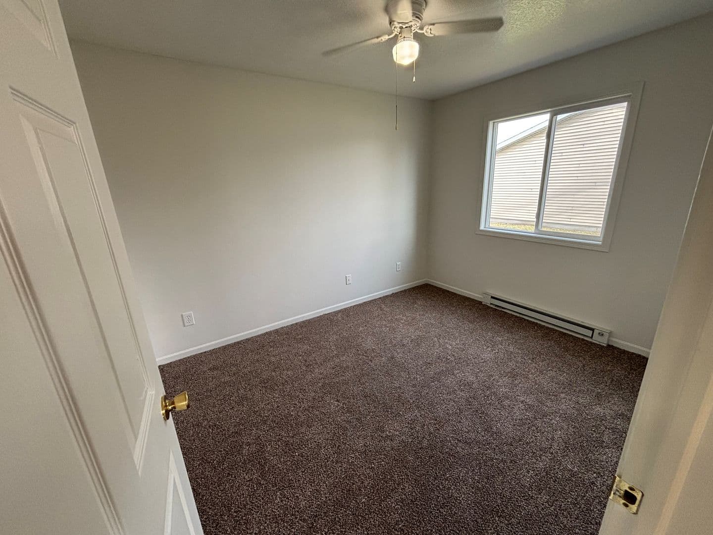 Prairie City Apartment: 107 W Steenhoek St
