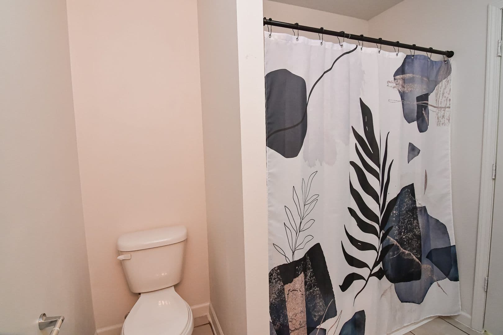 Winterset Apartment: 1407 West Mills Street