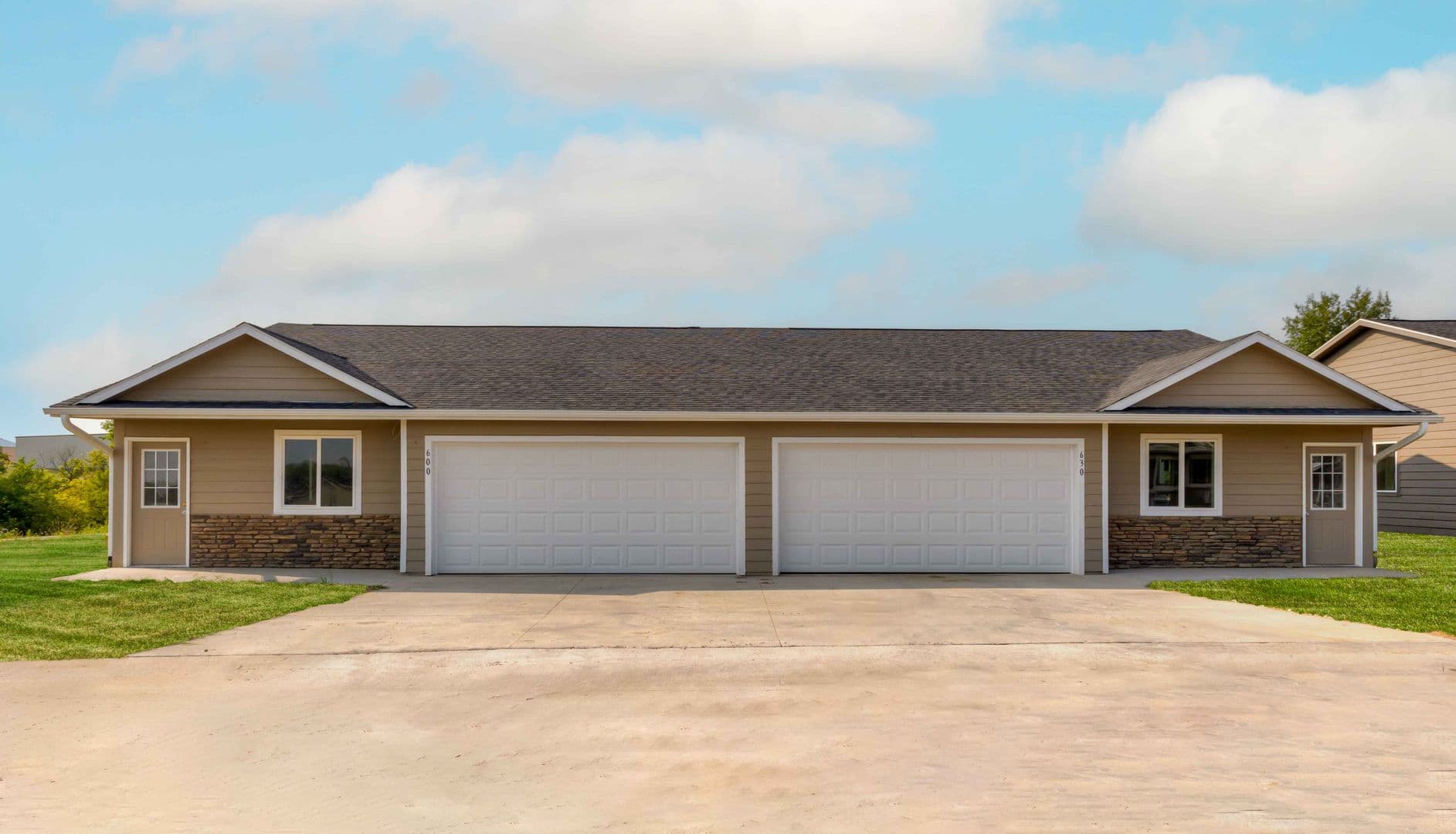 Boone Townhome: 680 S Marion St.