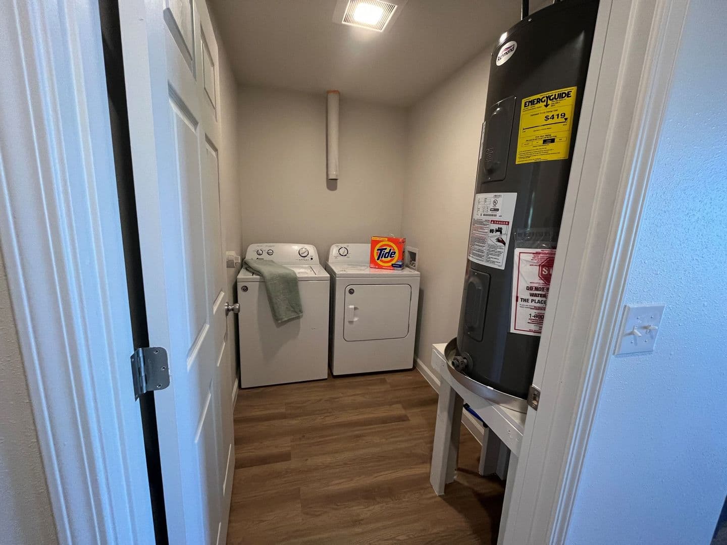Storm Lake Townhome: 1555 E Milwaukee Ave