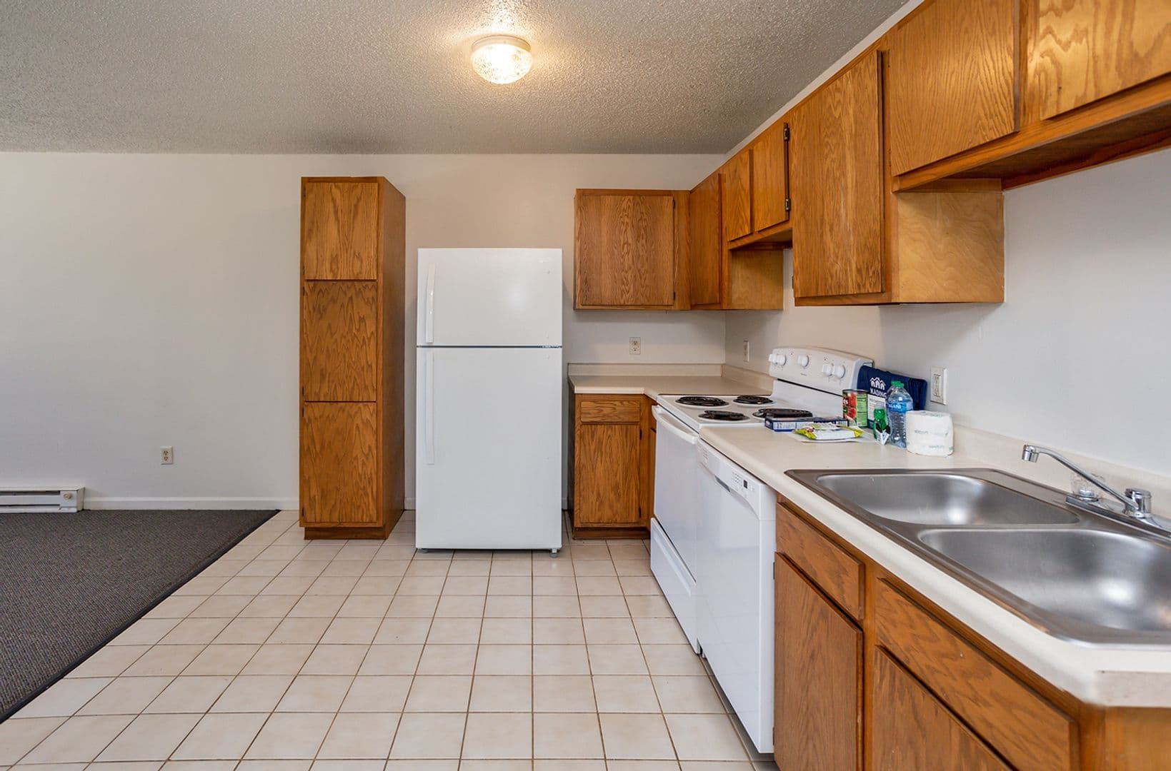 Newton Apartment: 1666 S. 15th Ave W