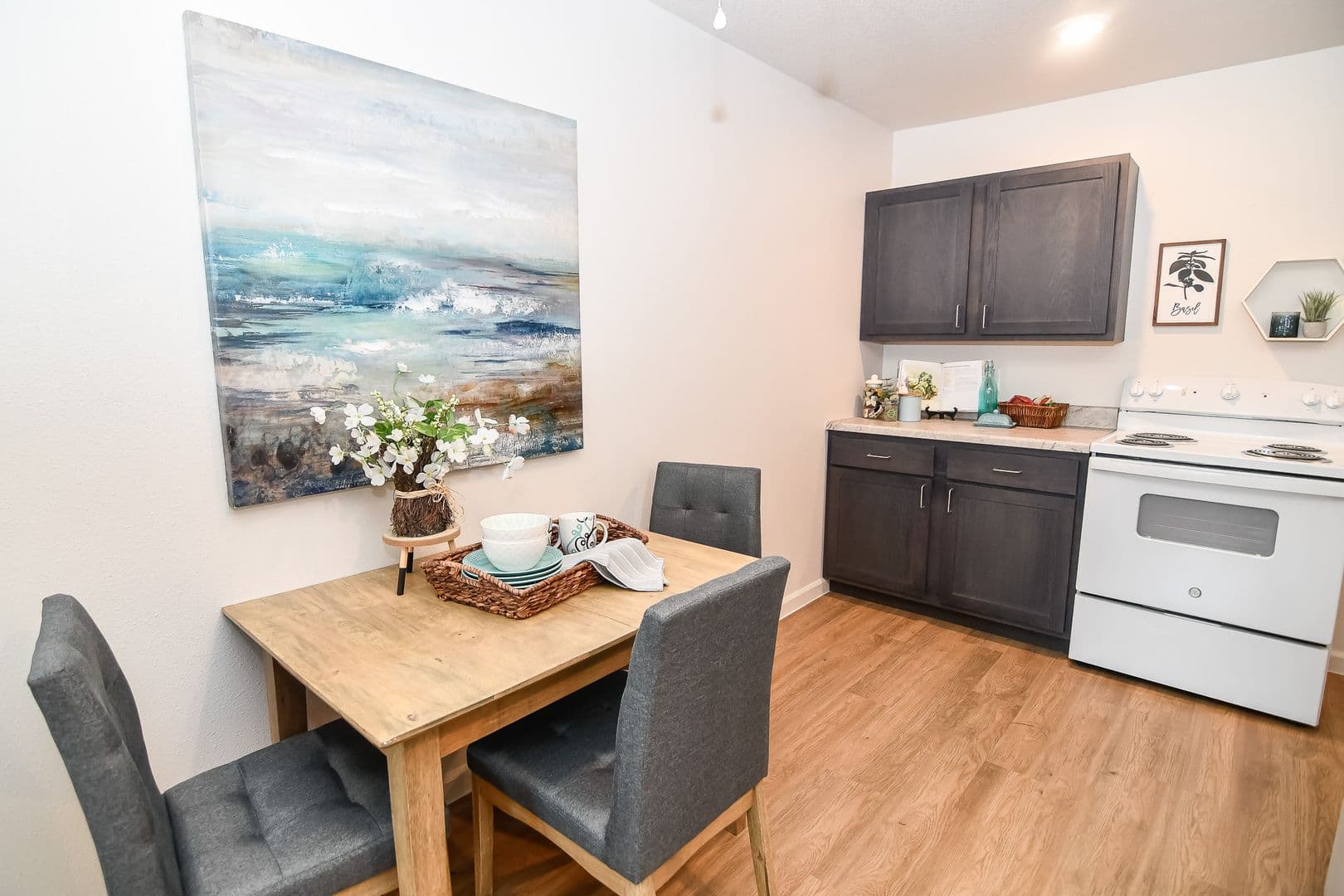 Pleasant Hill Apartment: 5790 Vision Drive