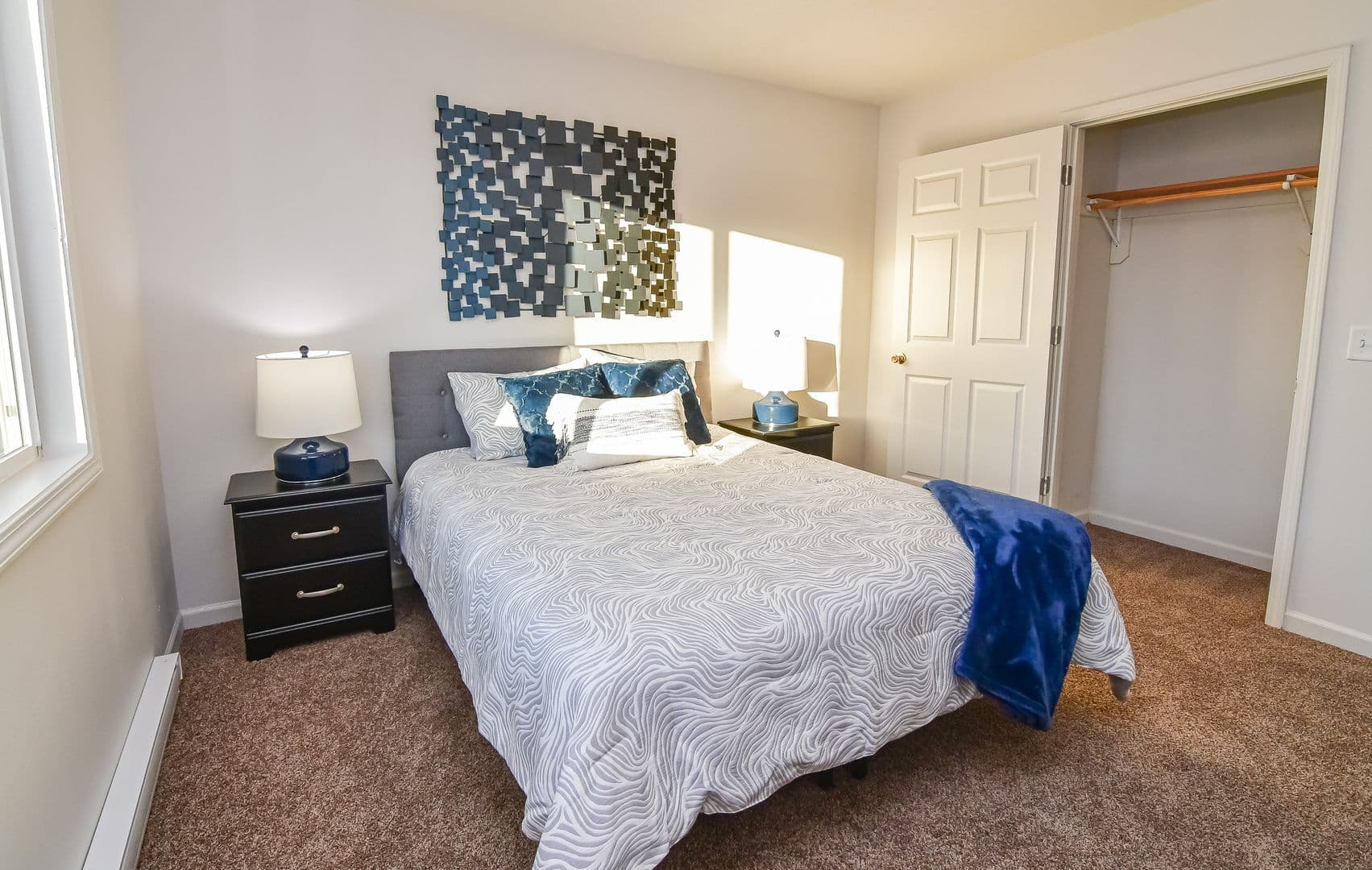 Winterset Apartment: 1407 West Mills Street