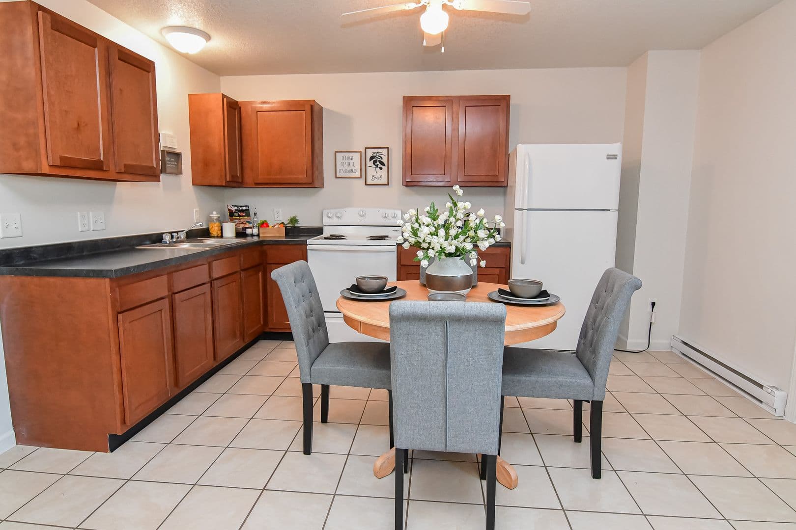 Winterset Apartment: 1407 West Mills Street