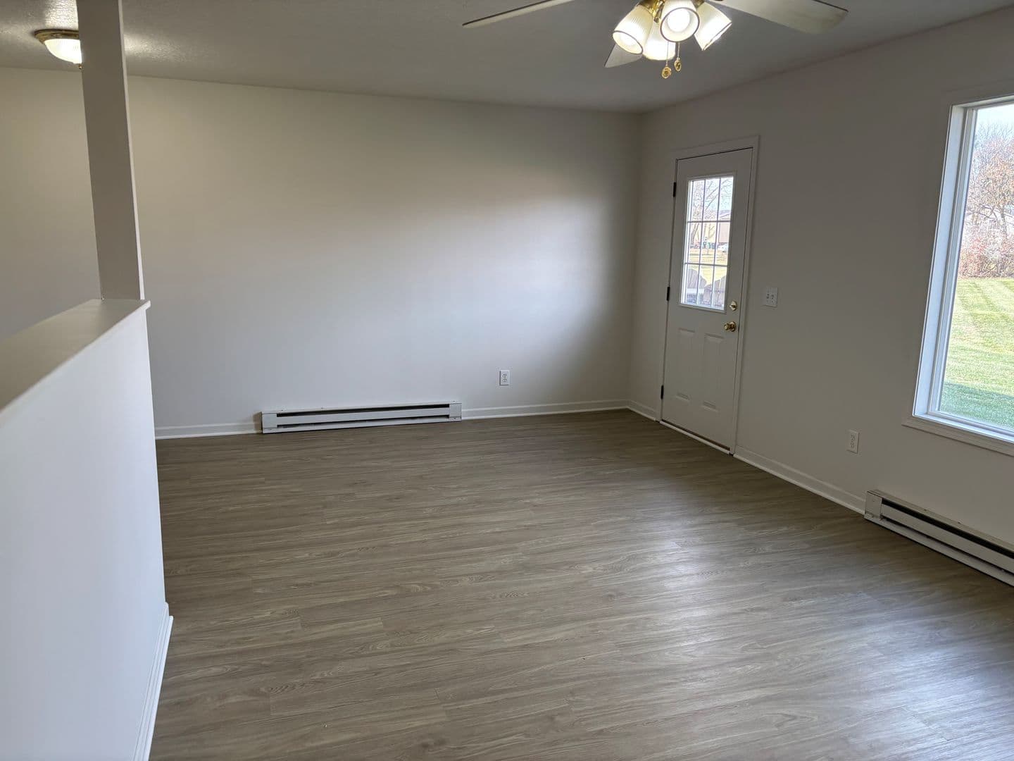 Prairie City Apartment: 107 W Steenhoek St