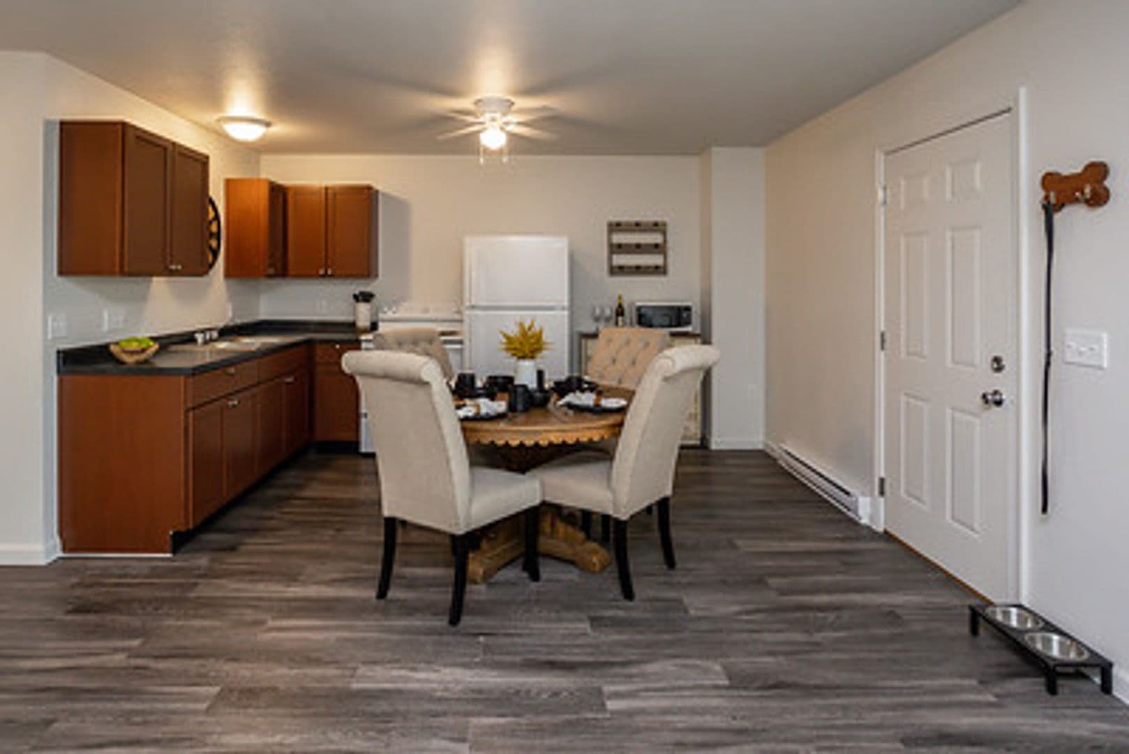 Pleasant Hill Apartment: 300 Fox Lane