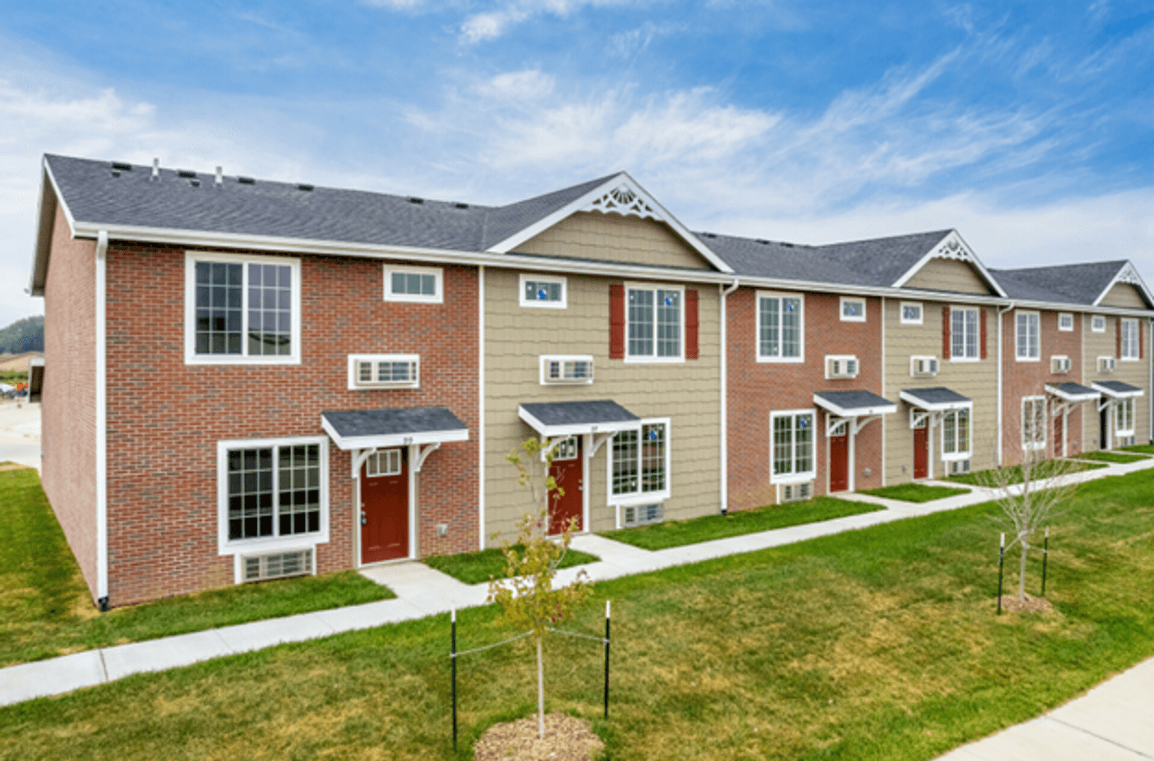 Pella Apartment: 1191 West 16th Street