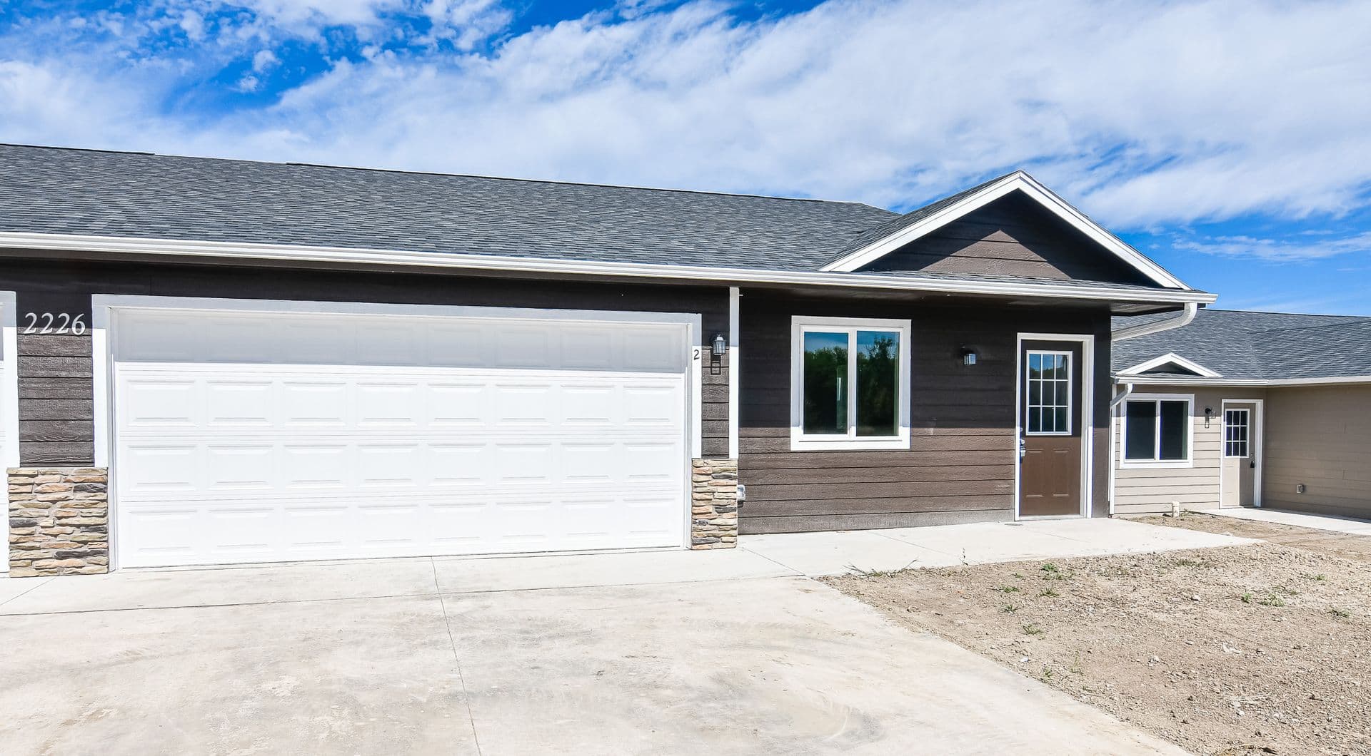 Storm Lake Townhome: 303 W 10th St