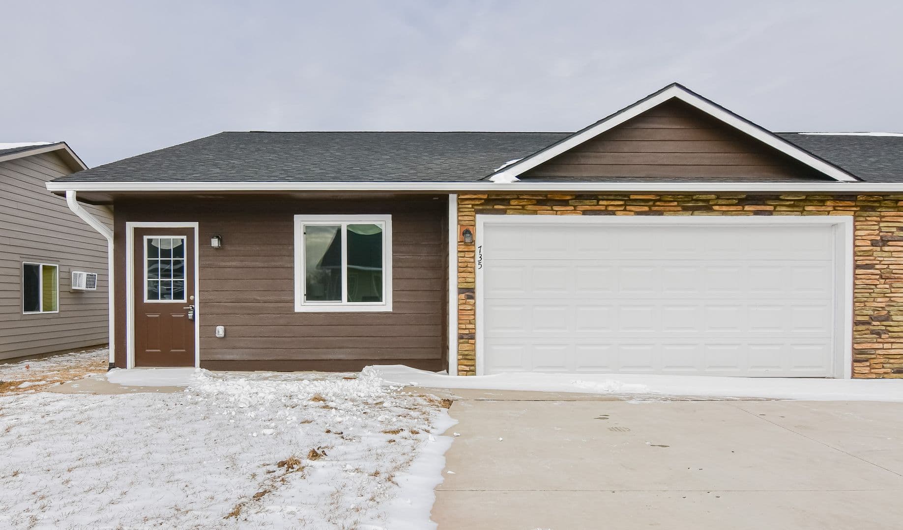 Boone Townhome: 680 S Marion St.
