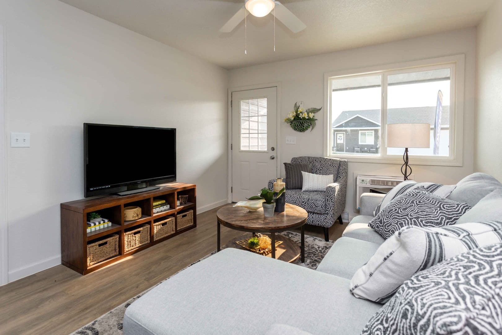 Pleasant Hill Apartment: 5790 Vision Drive