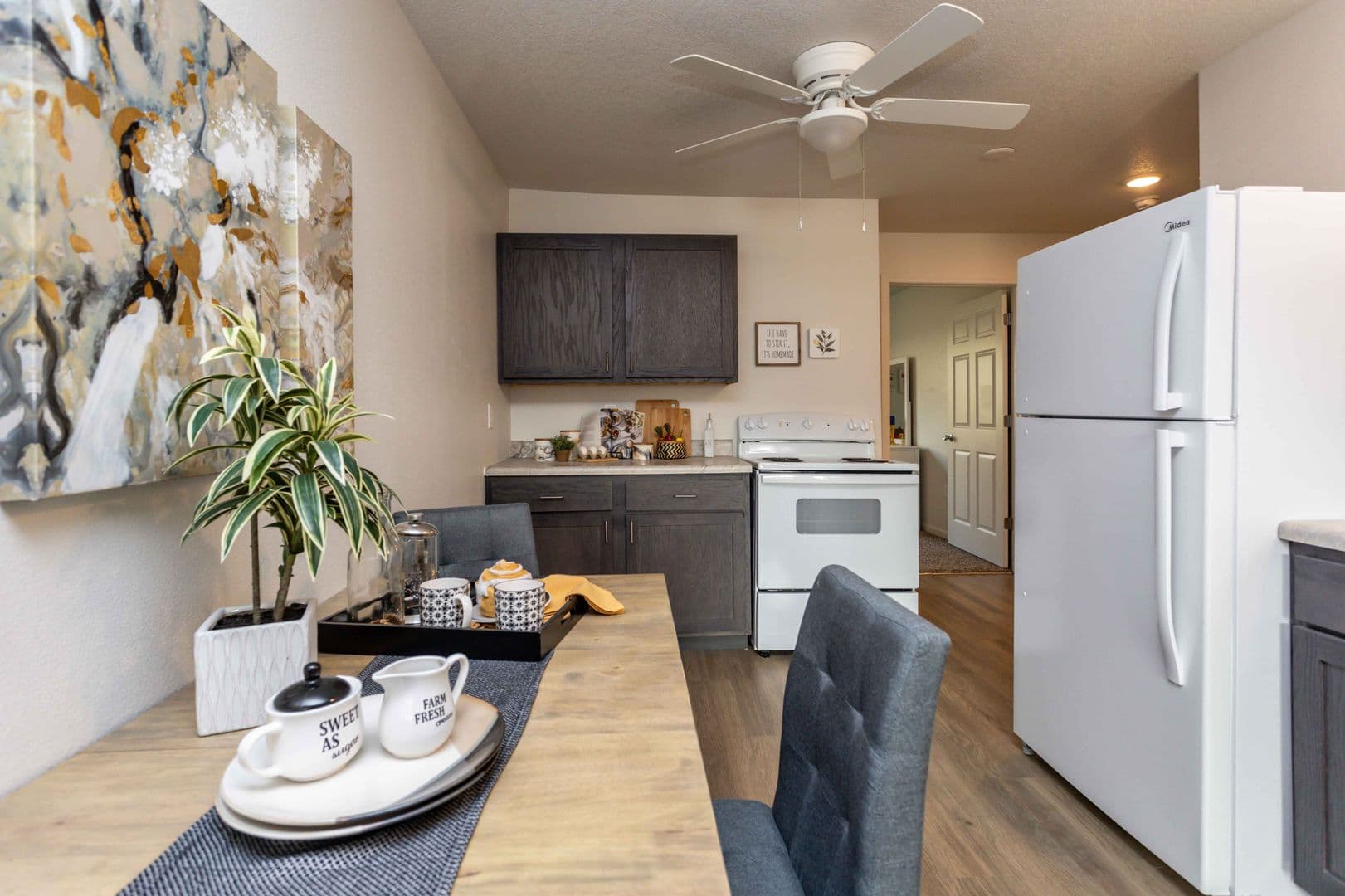 Pleasant Hill Apartment: 5790 Vision Drive