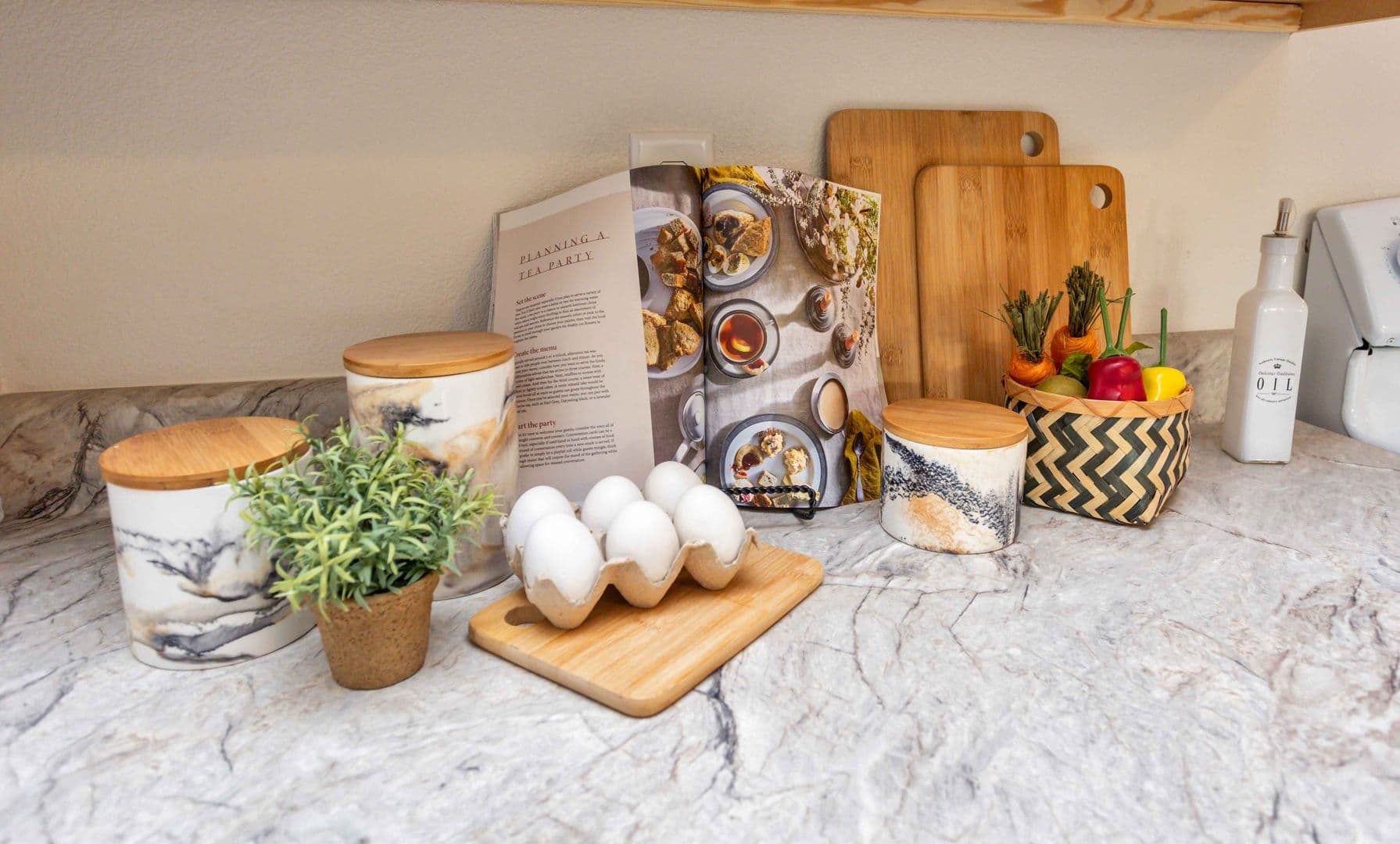 Madrid Apartment: 821 Robin Lane