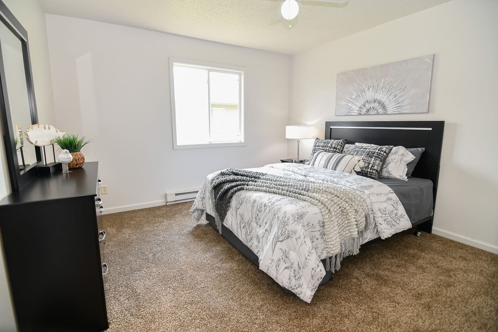 Grinnell Apartment: 232 8th Ave W 11
