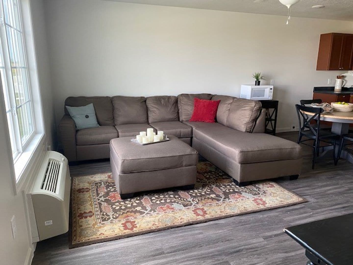 Pella Apartment: 1191 West 16th Street