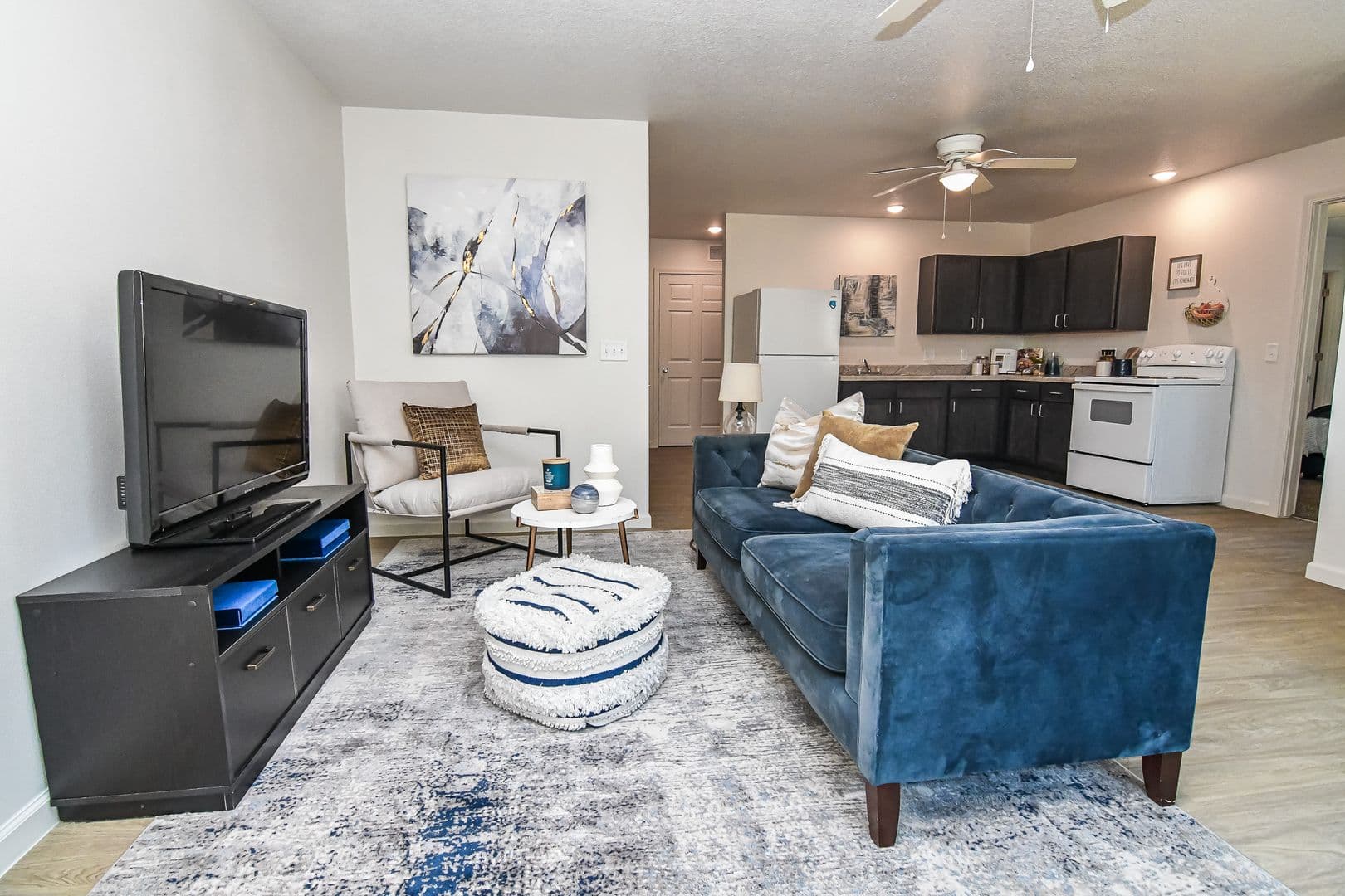 Knoxville Townhome: 471 W Bell Ave