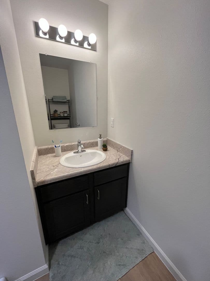 Storm Lake Townhome: 1555 E Milwaukee Ave