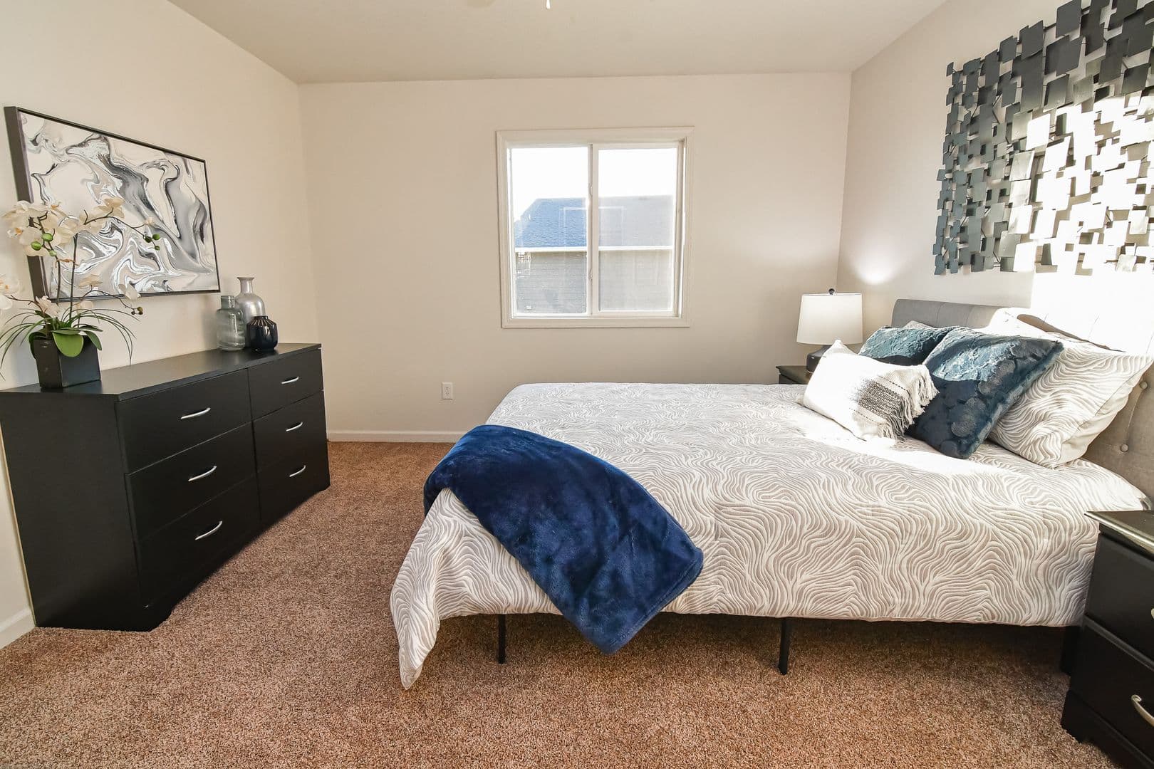 Winterset Apartment: 1407 West Mills Street