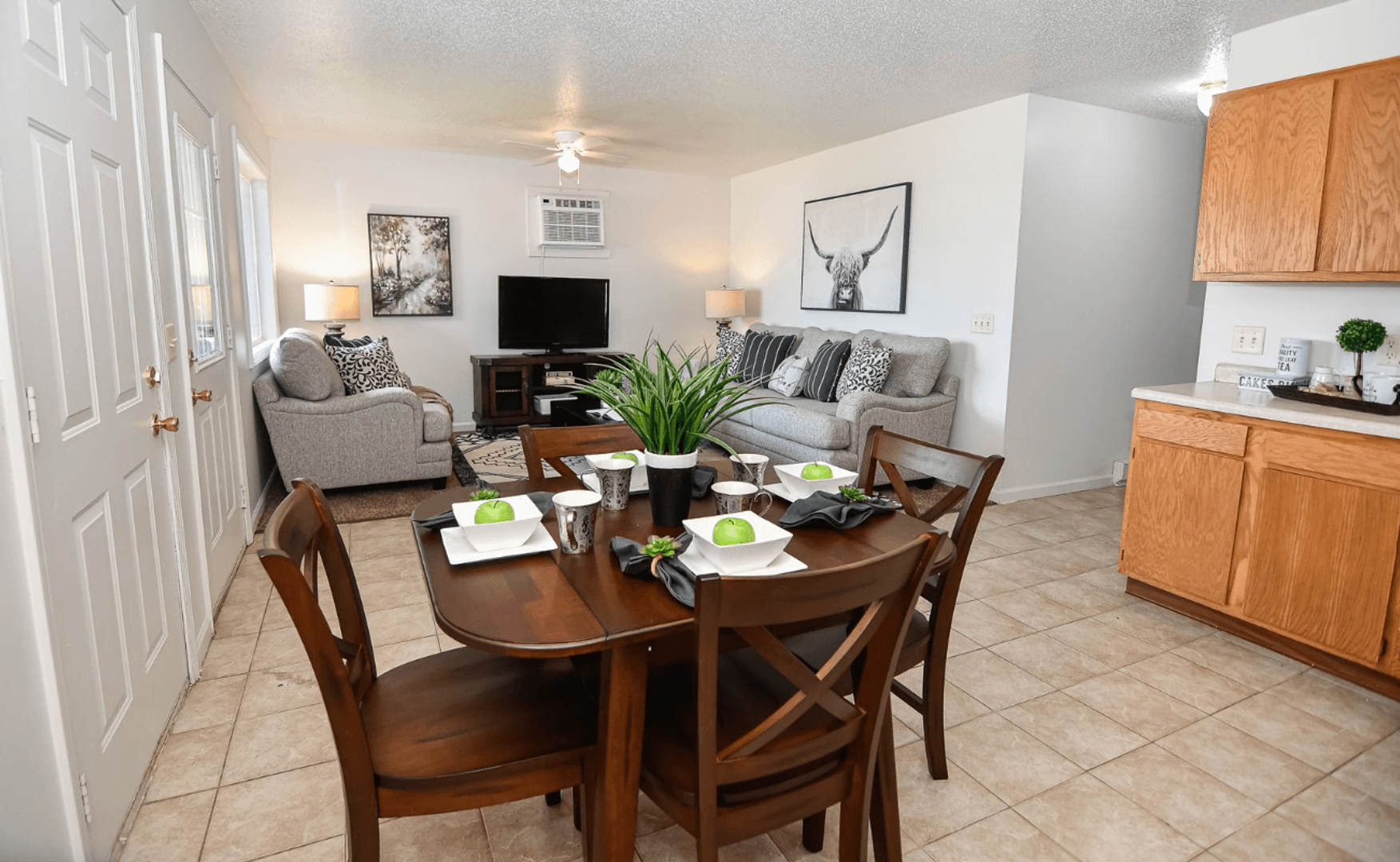 Newton Townhome: 1016 1st Ave W. #1