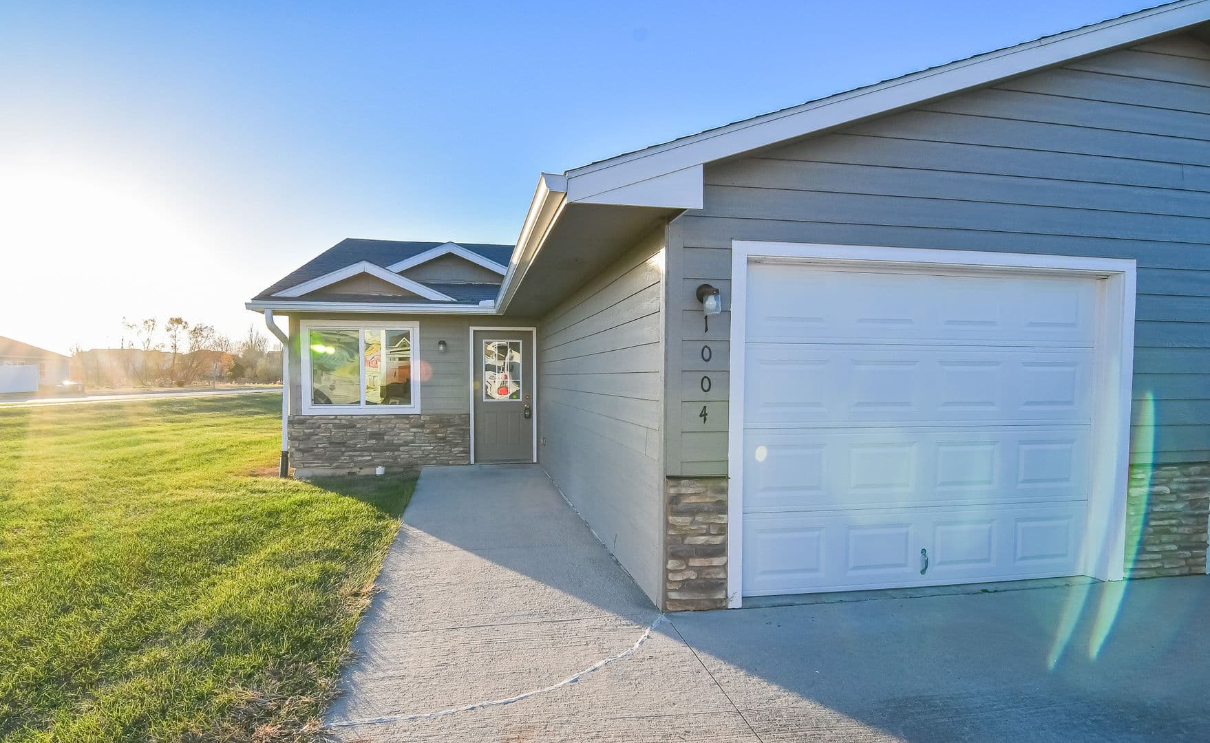 Winterset Apartment: 1407 West Mills Street