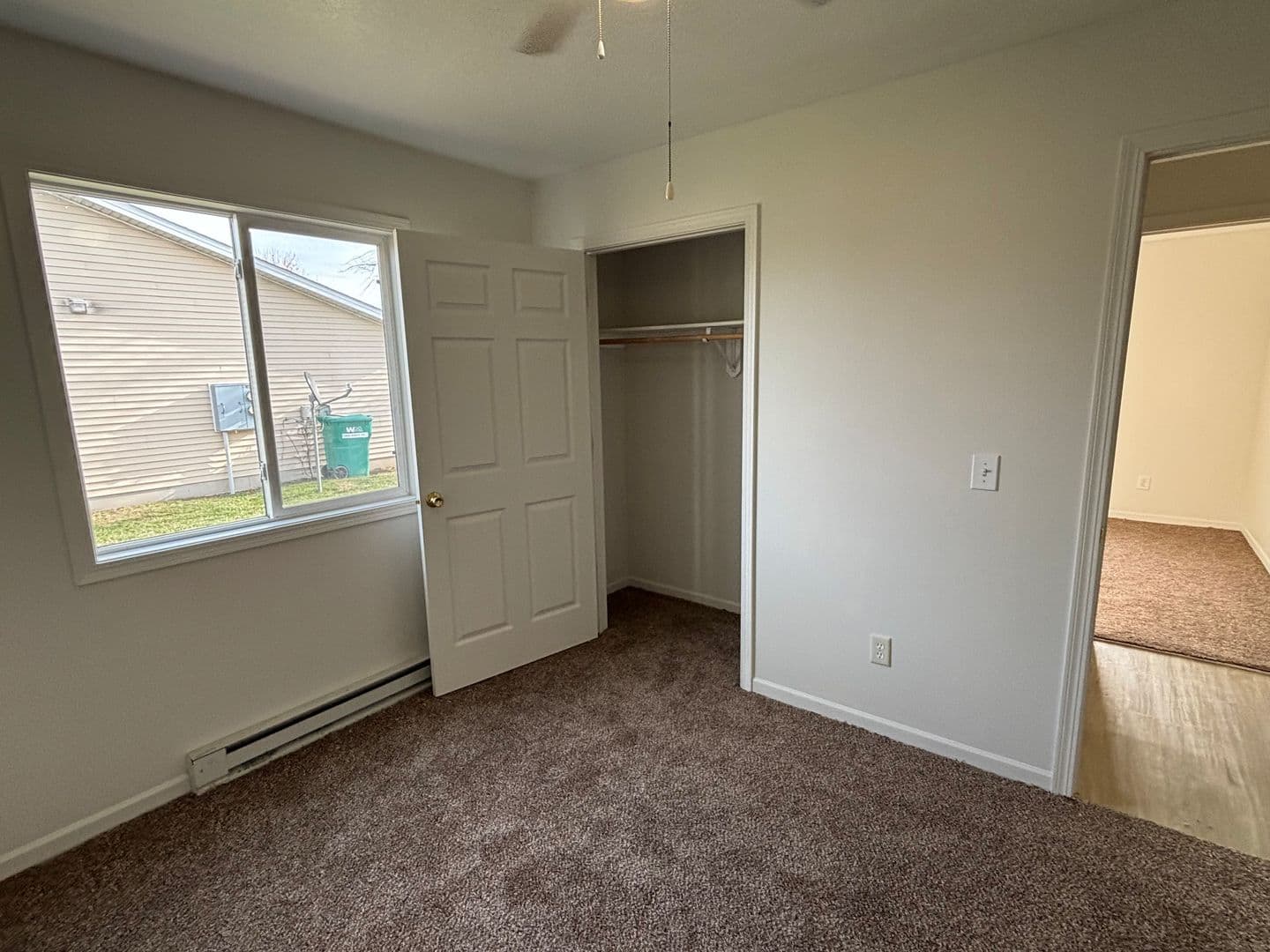 Prairie City Apartment: 107 W Steenhoek St