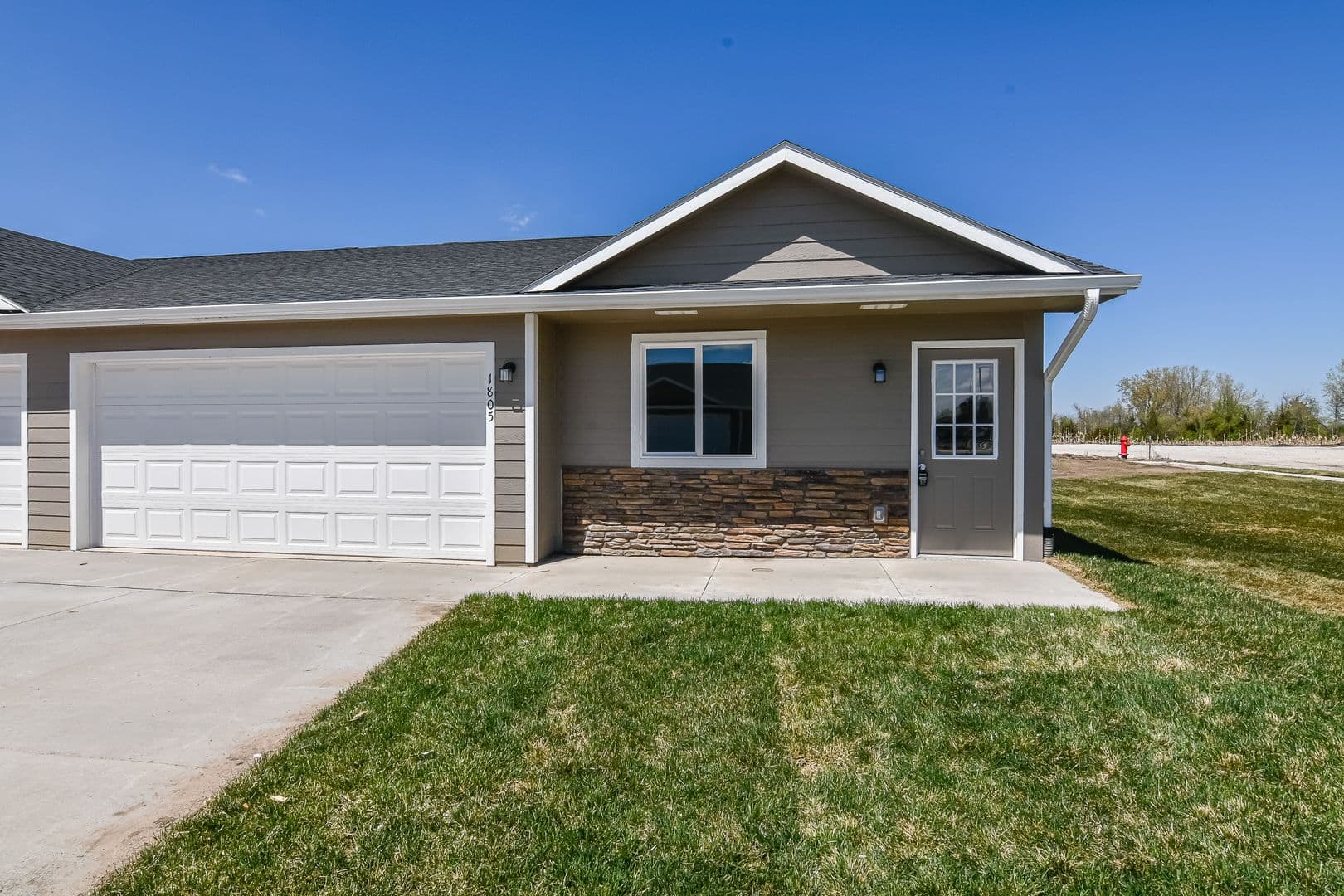 Osceola Apartment: 332 Wildflower Dr