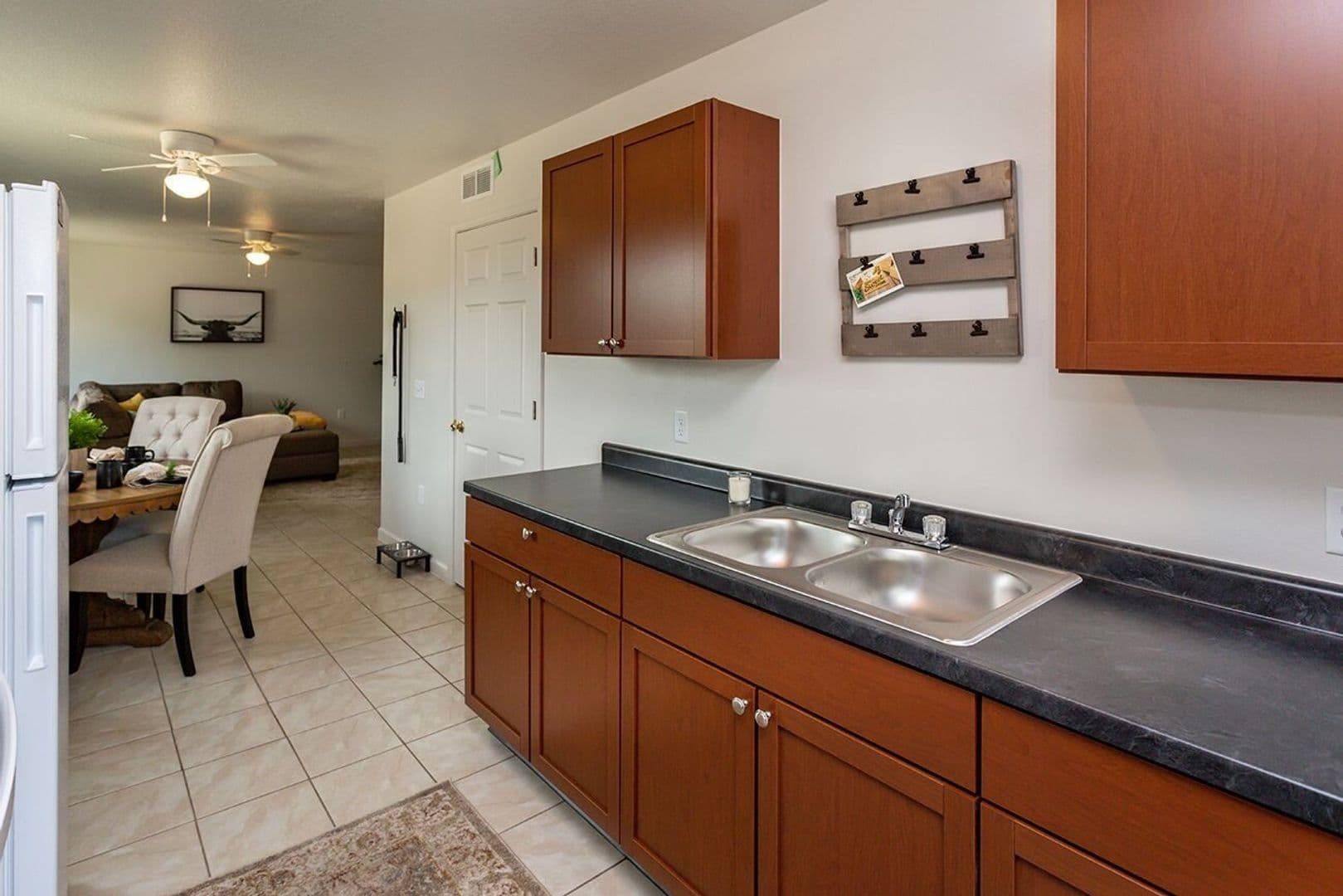 Des Moines Apartment: 4251 Grandview Ave