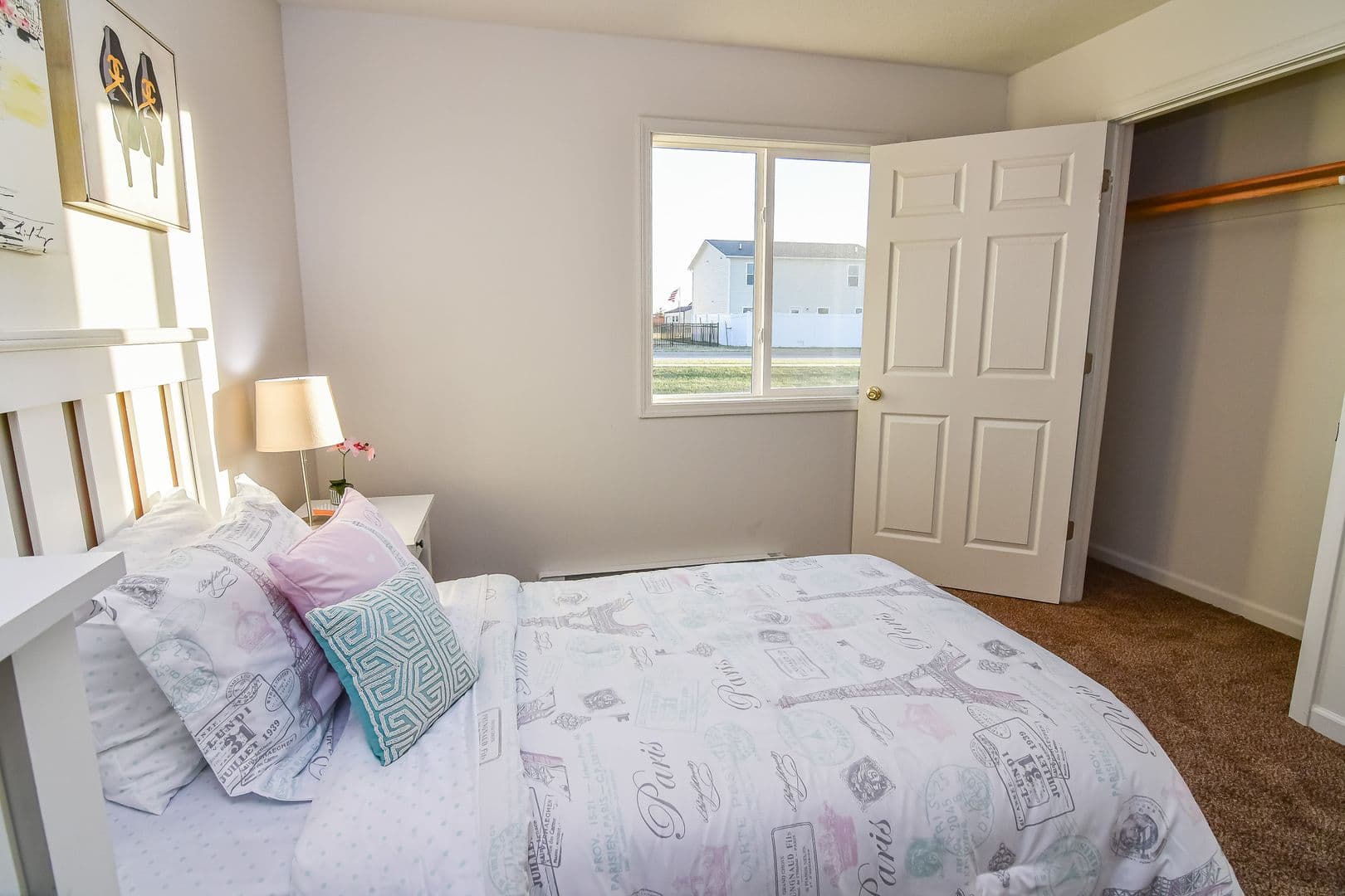 Winterset Apartment: 1407 West Mills Street