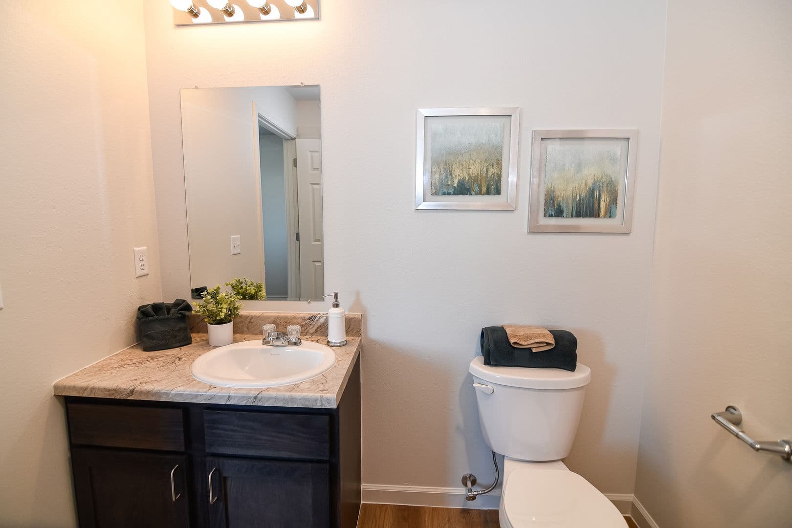 Storm Lake Townhome: 303 W 10th St