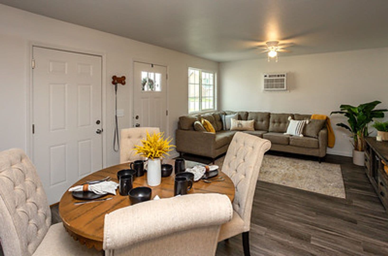 Pleasant Hill Apartment: 300 Fox Lane