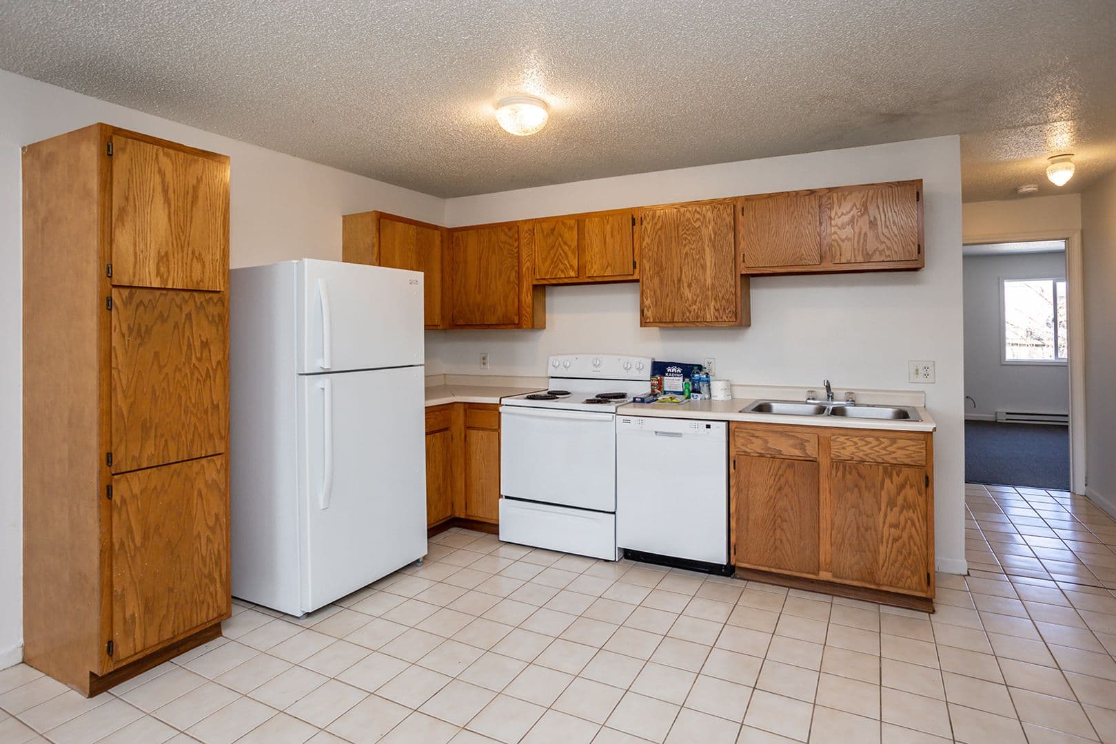Newton Apartment: 1666 S. 15th Ave W