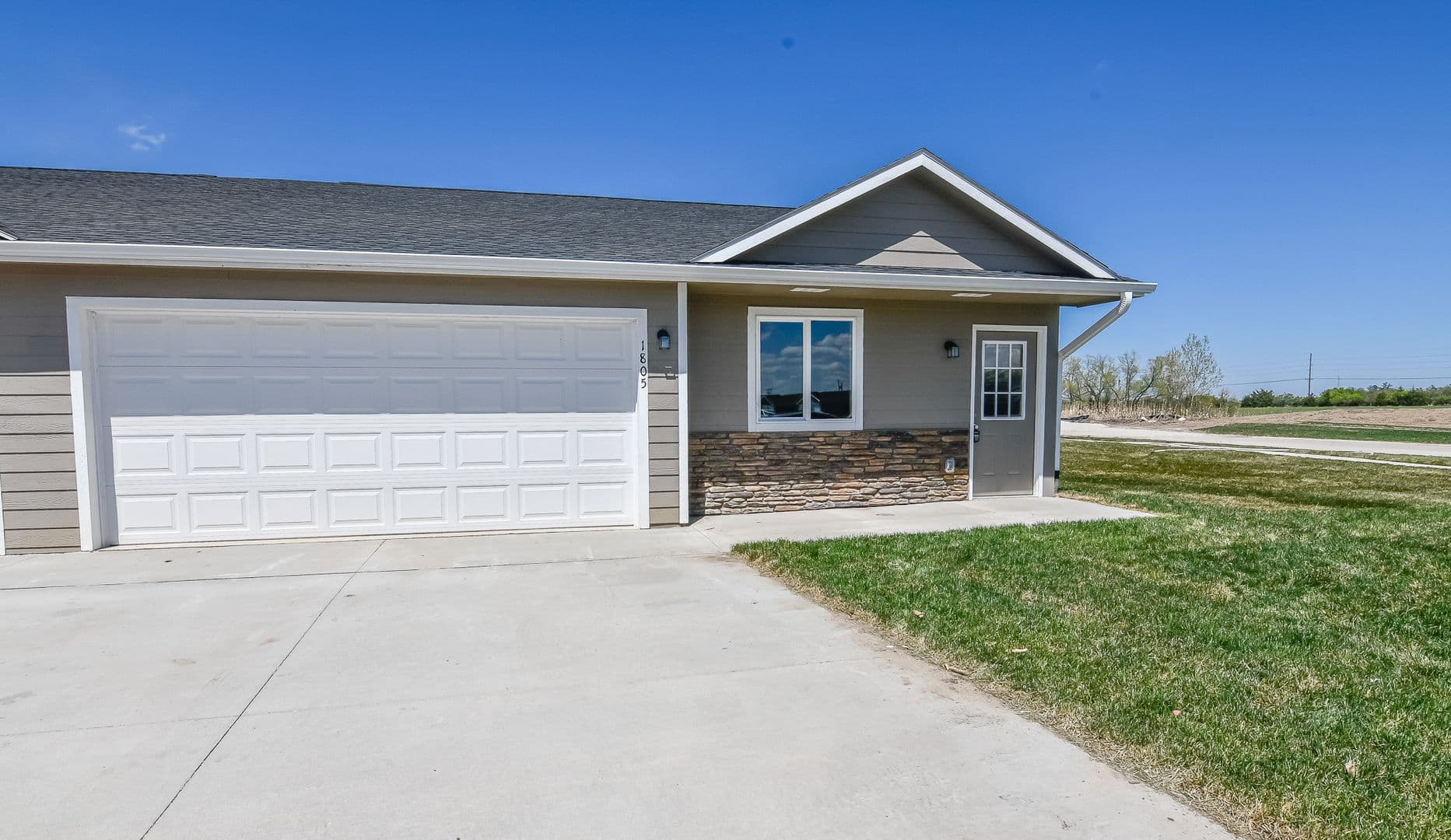 Osceola Apartment: 332 Wildflower Dr
