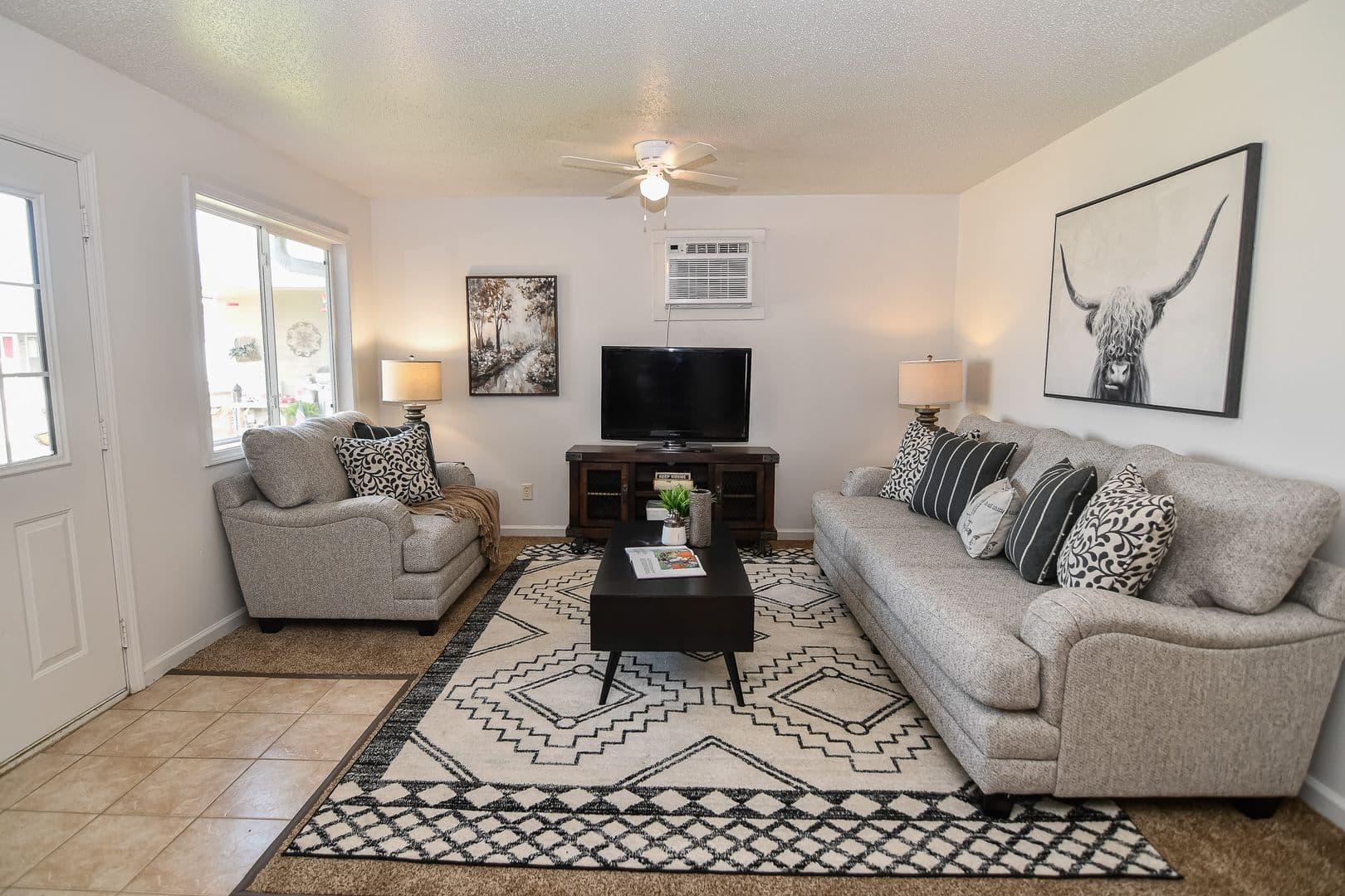 Grinnell Apartment: 232 8th Ave W 11