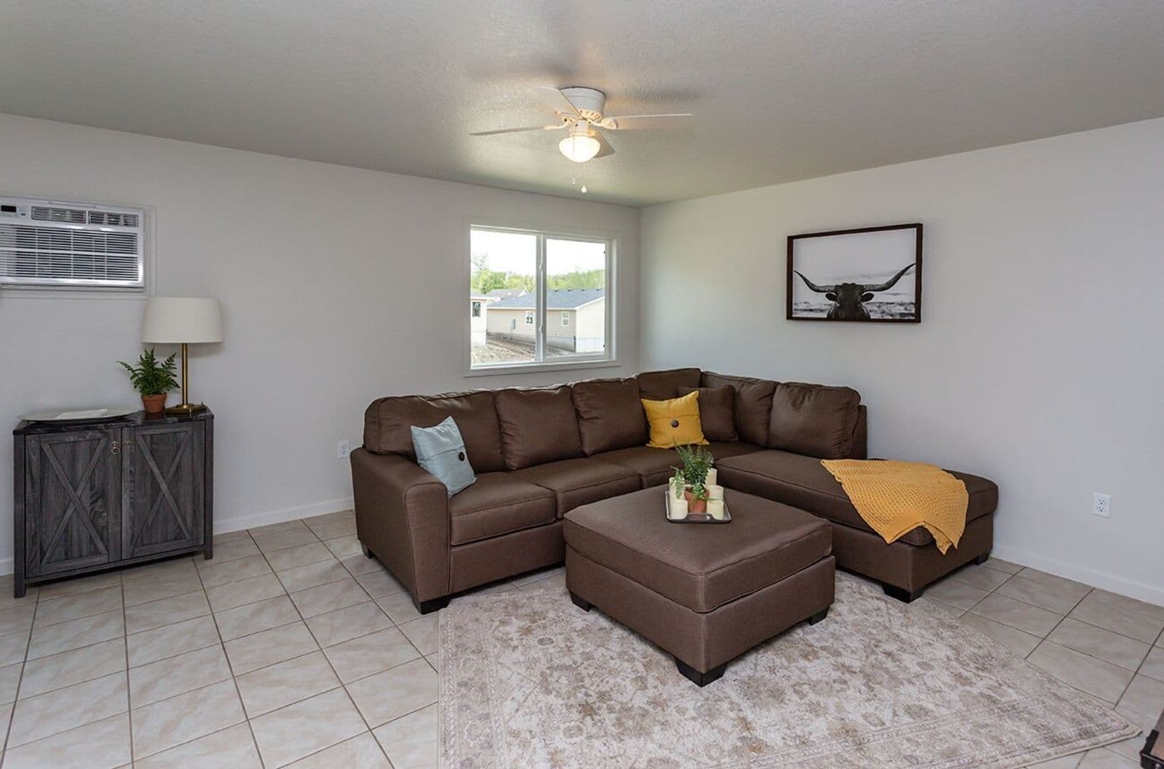 Des Moines Apartment: 4251 Grandview Ave
