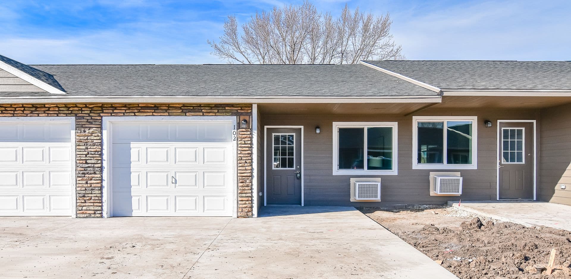 Cherokee Townhome: 900 Rock Island Ave