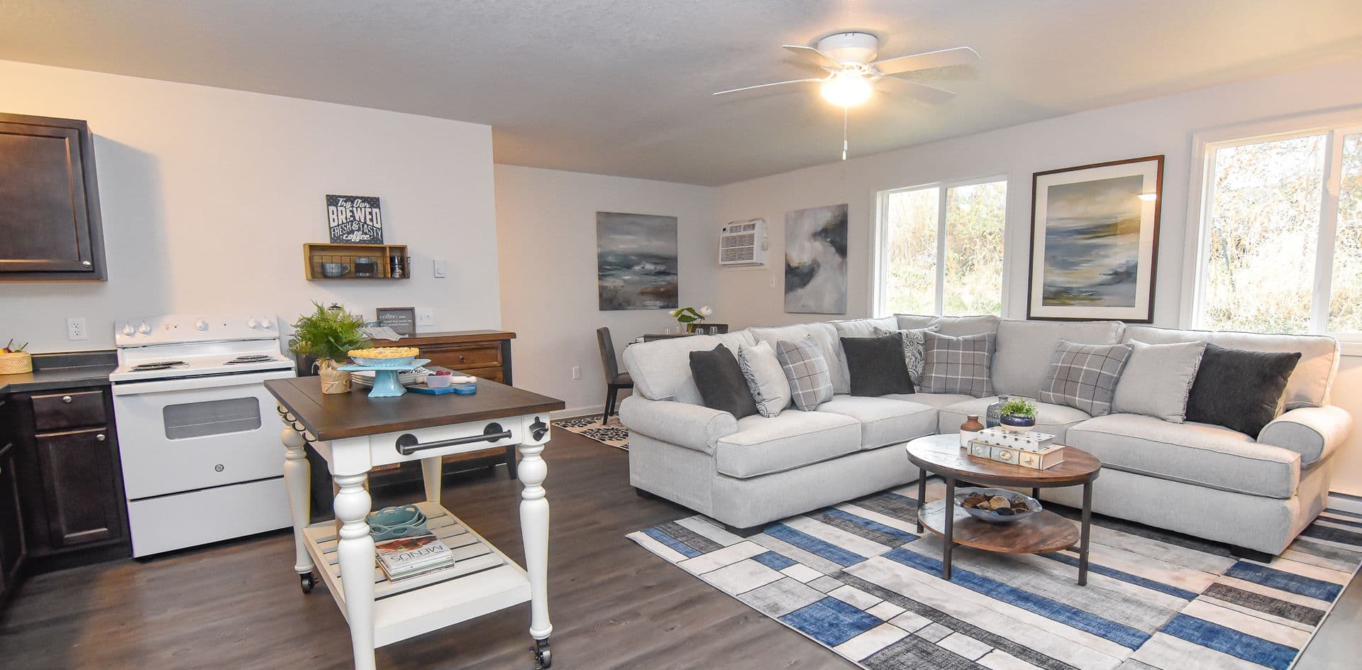 Adel Townhome: 29456 Old Portland Rd;
