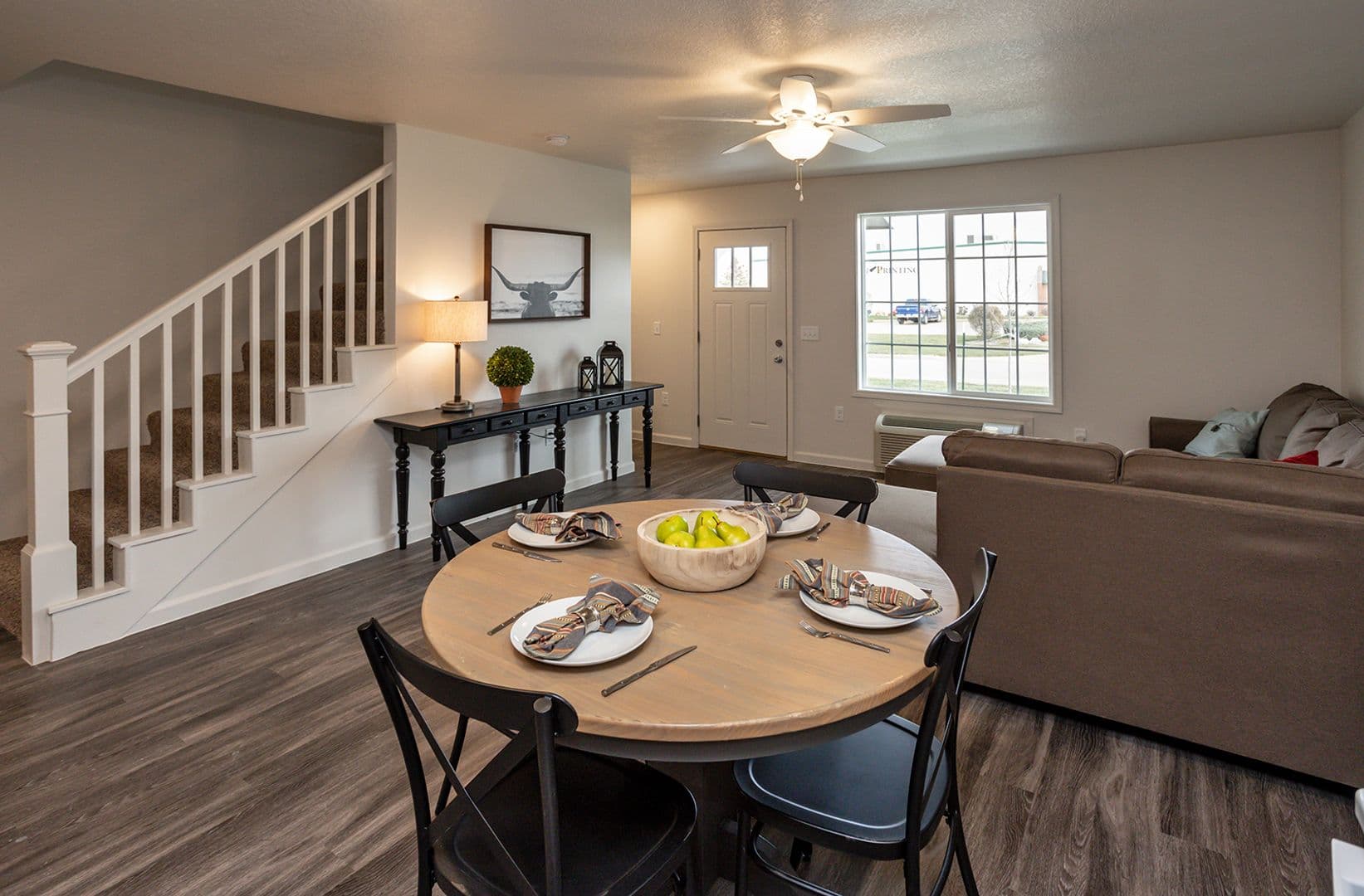 Pella Apartment: 1191 West 16th Street